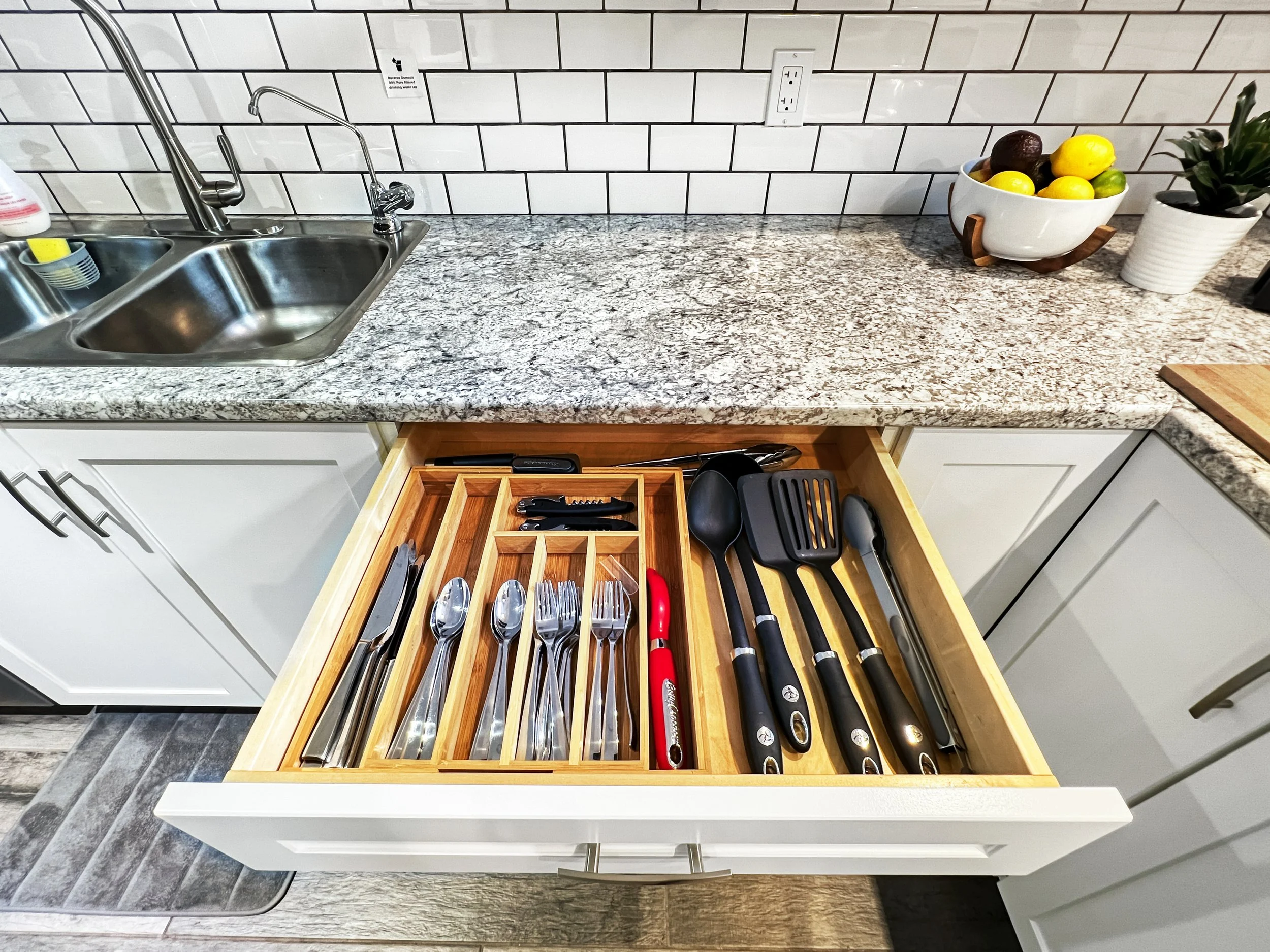 250 Krug Airbnb Kitchen 4.jpg