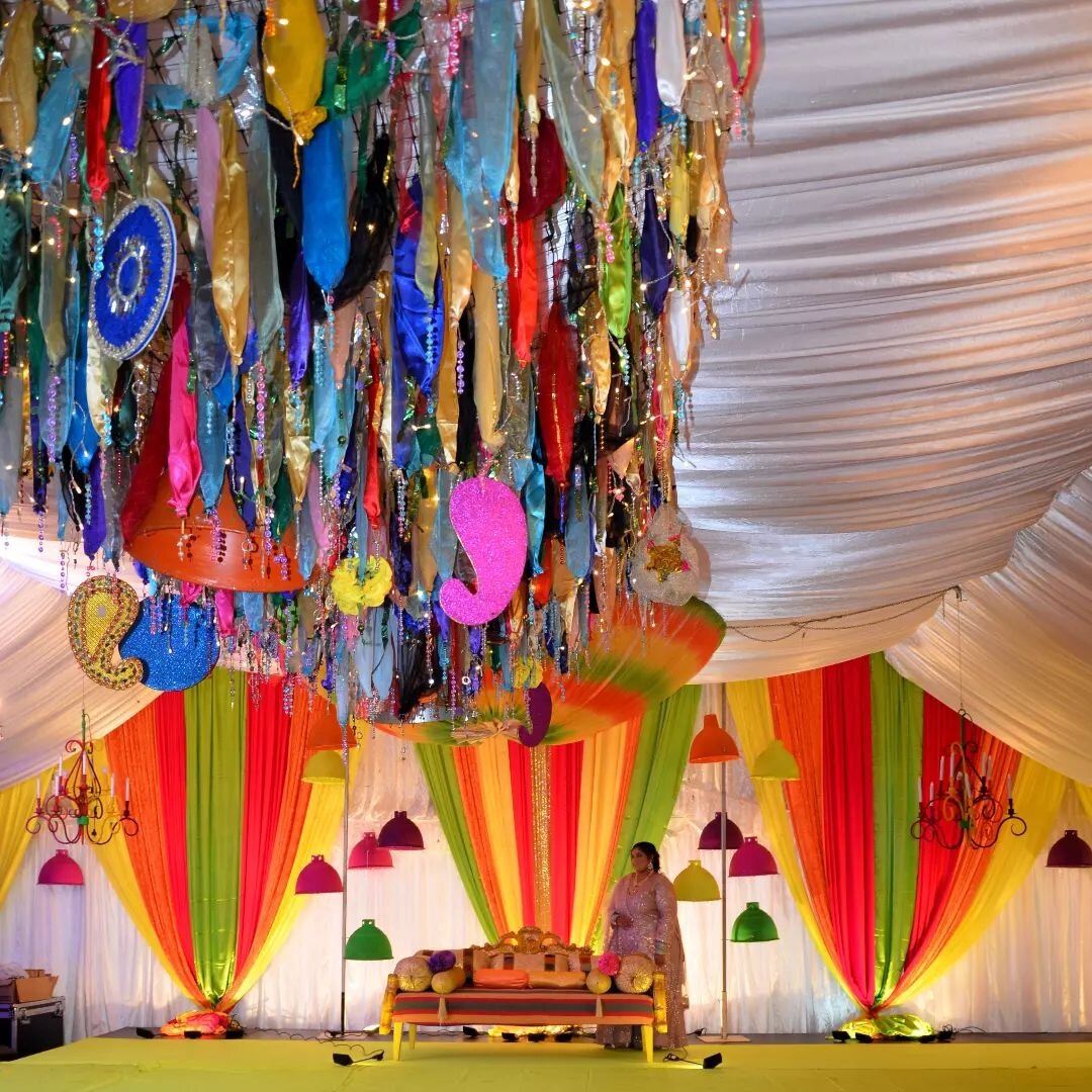 Talwan of @Prasadchristina &amp; Devansh Sharma

The use of color combinations can greatly enhance the atmosphere and decor of any event, and create a specific mood. @TMEvents_ demonstrated their skill in combining primary colors to create a tidy and