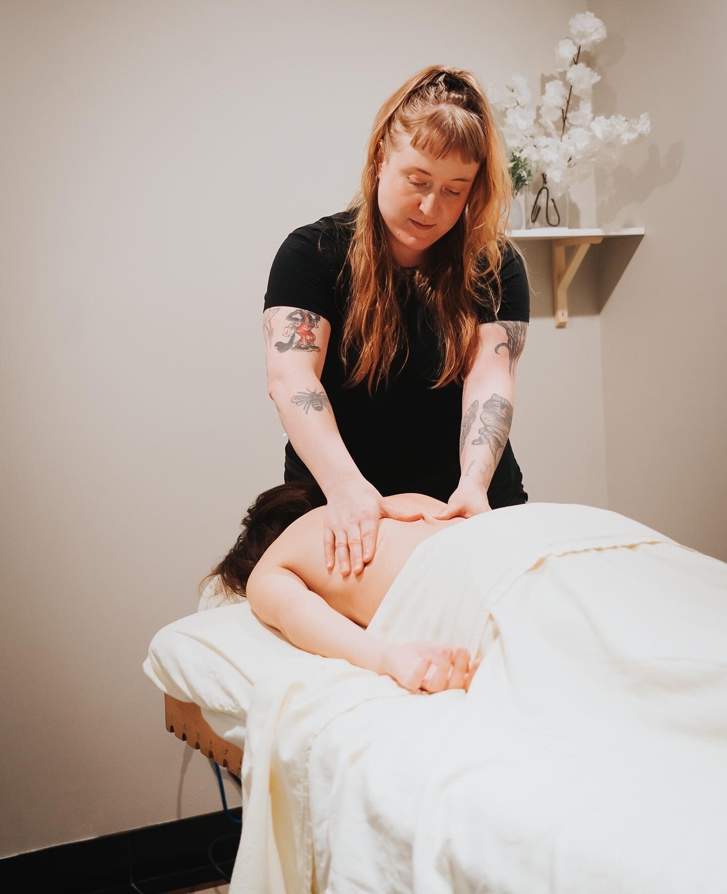 D&eacute;tendez-vous et offrez-vous un moment de pure d&eacute;tente avec notre service de massage. 🙌🧖&zwj;♀️⁠
⁠
Nos massoth&eacute;rapeutes exp&eacute;riment&eacute;s sont qualifi&eacute;s pour vous aider &agrave; vous d&eacute;tendre et &agrave; 