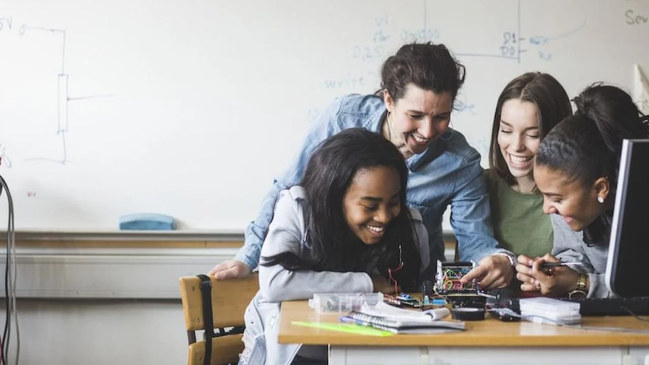 How to Get Into a High School Entrepreneurship Program: 5 Things Admissions Committees Look For
