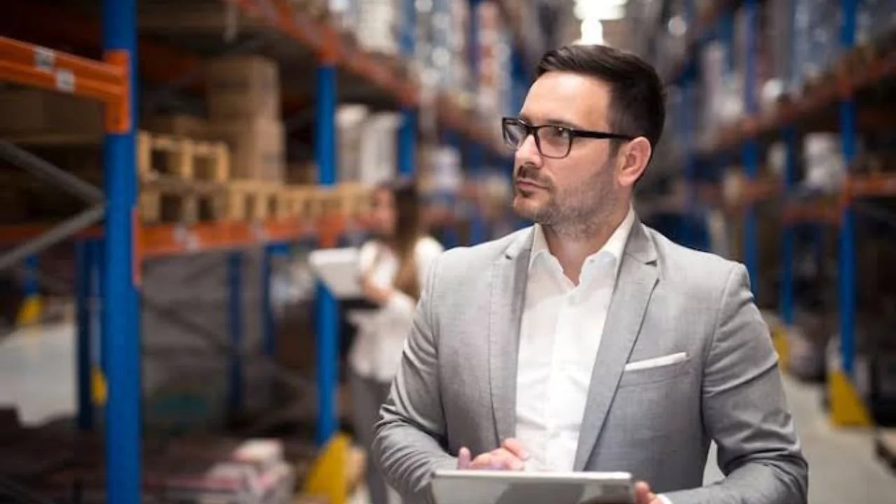What Does a Product Manager Actually Do: 10 Real Tasks, Explained
