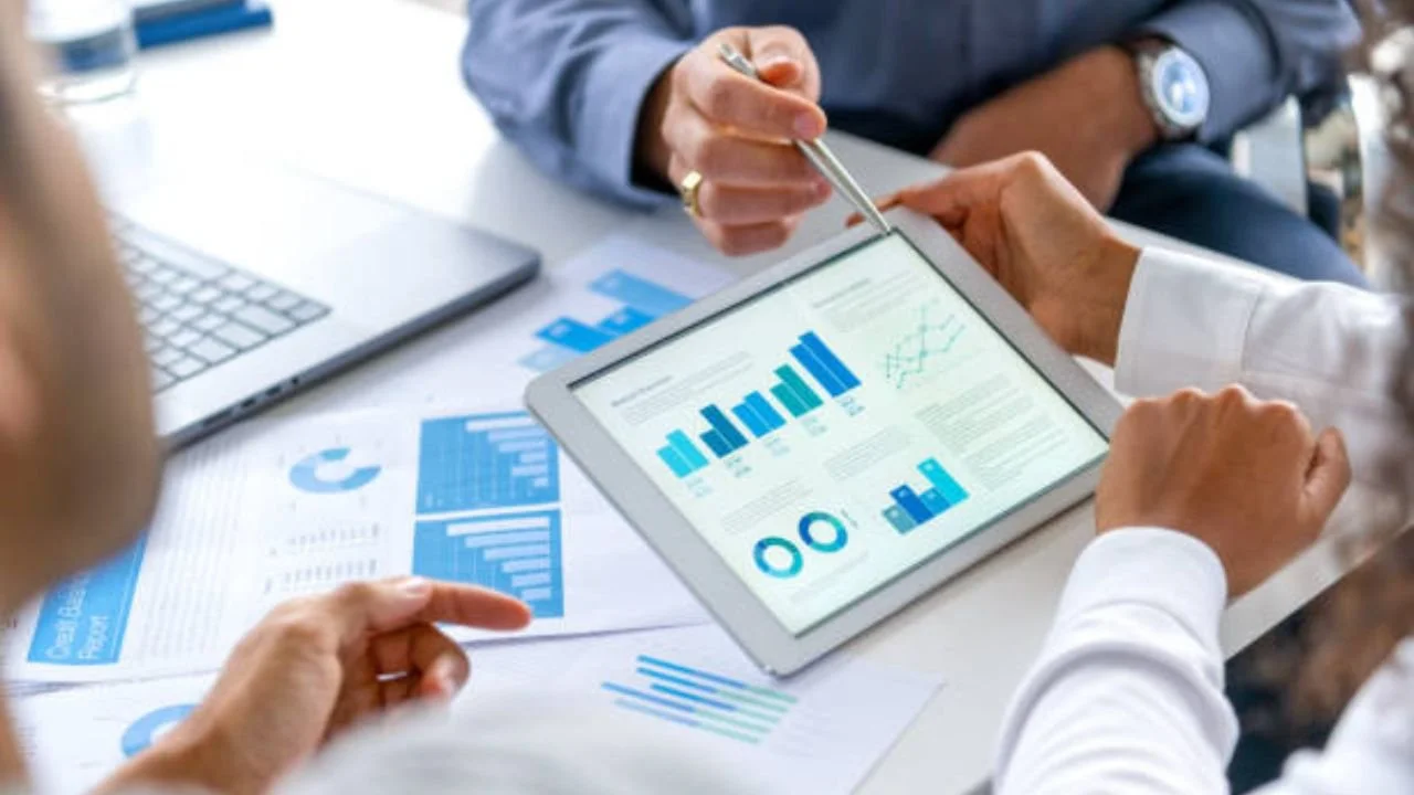 What to Include in a Portfolio for a Business or Marketing Internship: 10 Key Tips