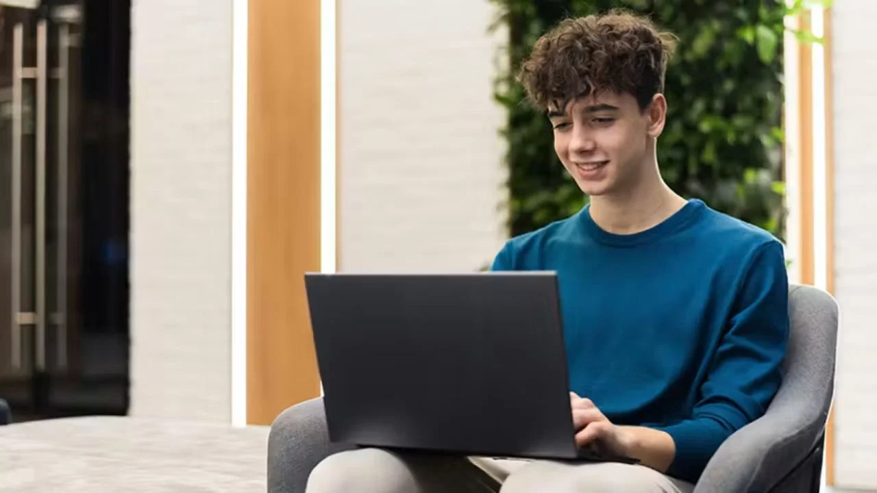 Remote vs. In-person Internships:&nbsp; 4 Considerations to Identify the Right Format