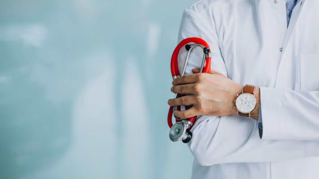How To Get A Healthcare Internship in High School: 3 Myths &amp; 3 Practical Steps