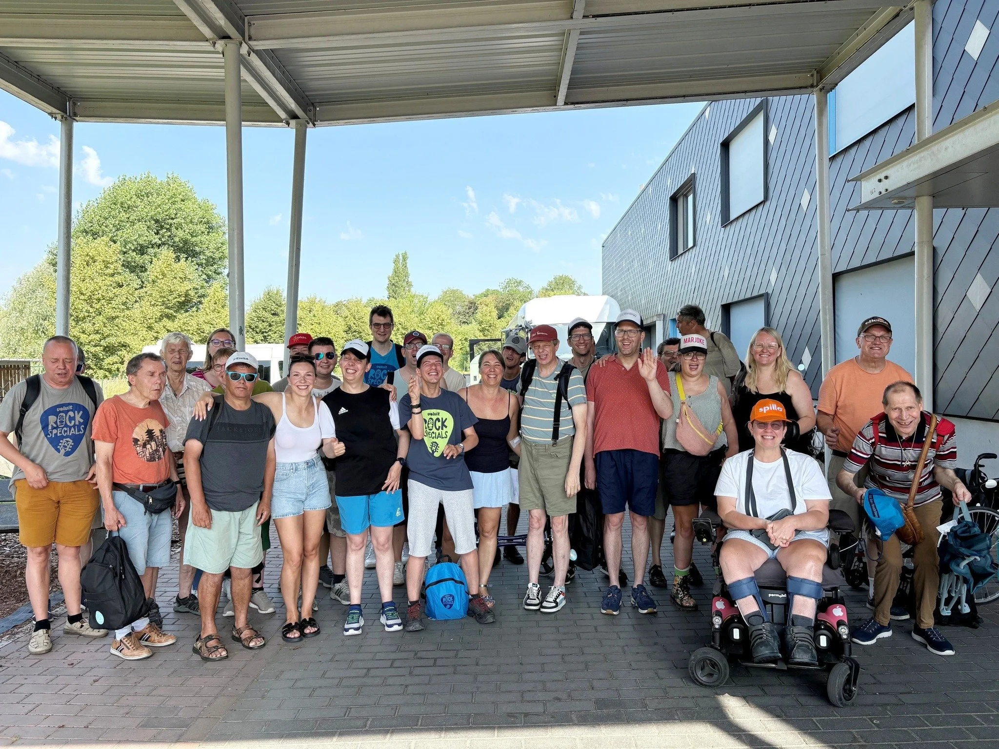 𝐎𝐧𝐳𝐞 𝐫𝐨𝐜𝐤𝐞𝐫𝐬 𝐳𝐢𝐣𝐧 𝐞𝐫 𝐤𝐥𝐚𝐚𝐫 𝐯𝐨𝐨𝐫!🤘

De bus met onze cli&euml;nten is deze ochtend vertrokken richting Rock voor Specials. Ook onze kampeerders zijn al ter plaatse om volop te genieten!

Met een grote enthousiaste groep trekk