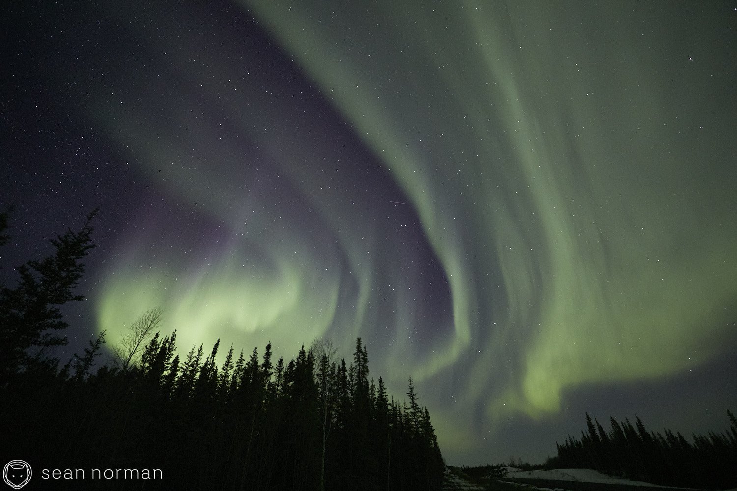 Yellowknife Aurora Tour - Northern Lights Canada - 05.jpg