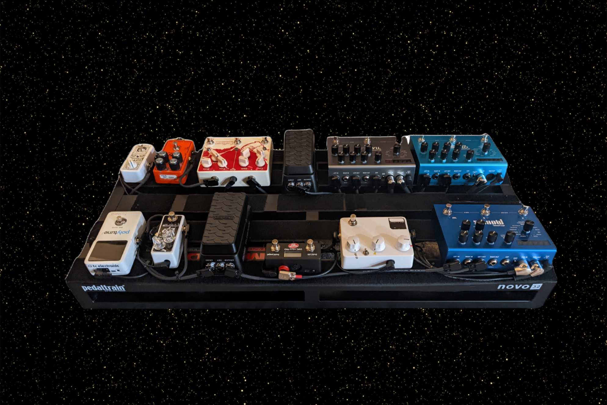 Pedal+Board+Top+backround.png