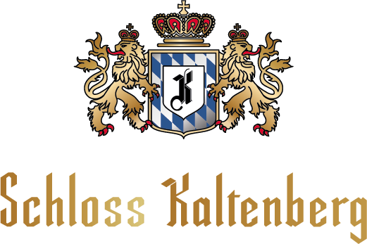 Wappen mit einem schwarzen Hintergrund, zwei goldene Löwen, eine mittelalterliche Flagge und die Worte "Schloss Kaltenberg.