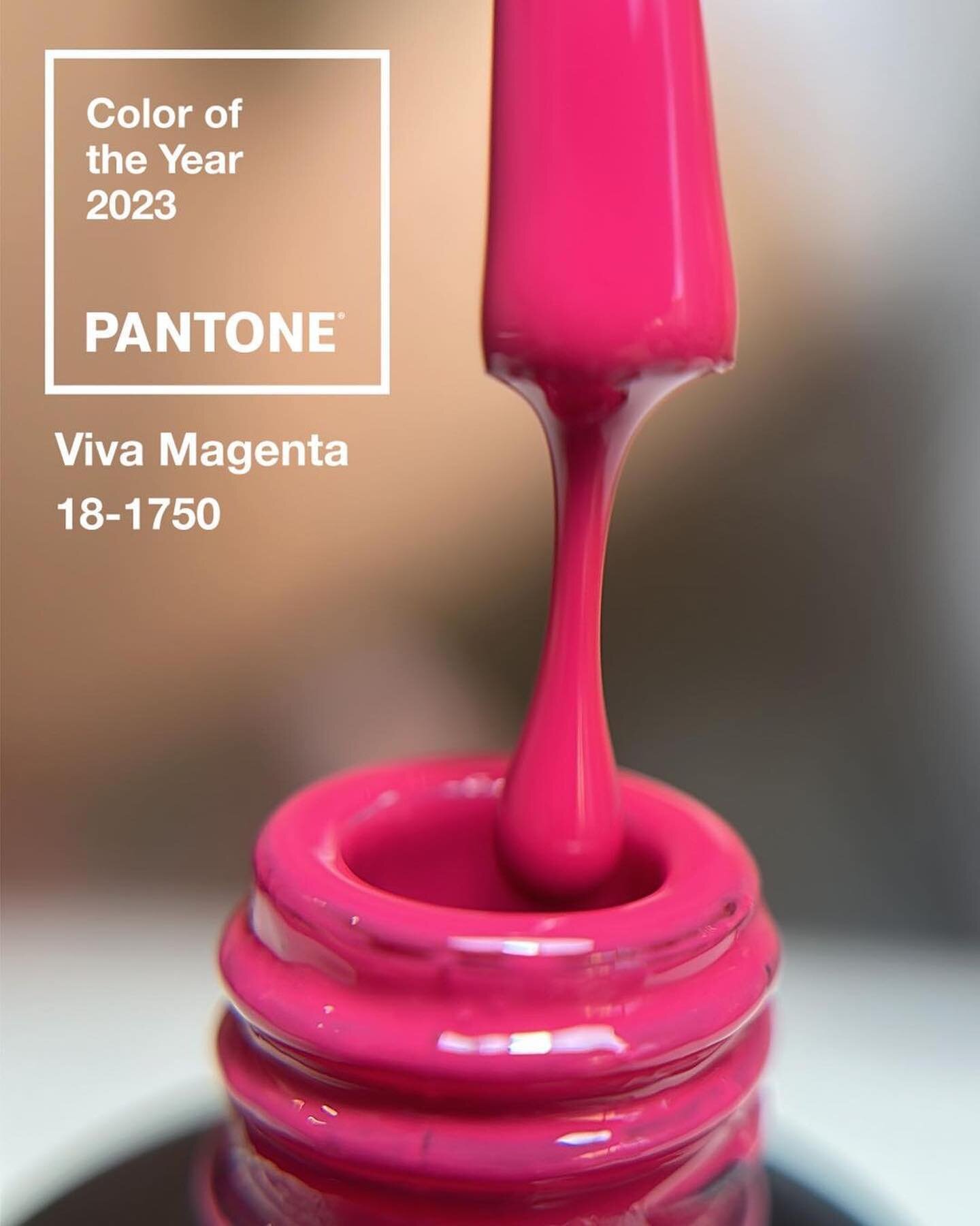 DE HOOFDKLEUR VAN 2023 IS GENOEMD!

 Het Pantone Color Institute heeft Viva Magenta (18-1750) gekozen als kleur van het jaar 2023.
 
Viva Magenta is een getint frambozenrood dat een balans is tussen warm en koel. 

We hebben voor u een selectie van m