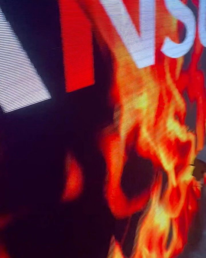 (Varoitus: nelj&auml;nness&auml; klipiss&auml; rajusti v&auml;lkkyvi&auml; valoja!💥)

Seuraa yhteislaulun t&auml;yteinen postaus: Turussa oli n&auml;emm&auml; p&auml;&auml;tetty, ett&auml; nyt lauletaan ja lujaa! 🤯 Iso kiitos Viking Gracen ja Turun