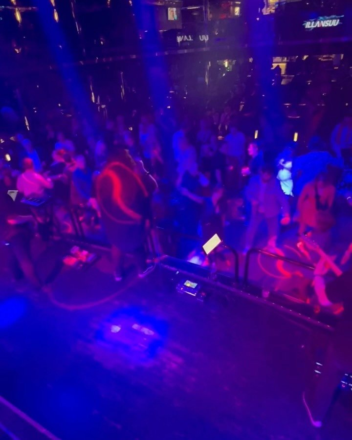 Viime viikolla seilattiin Baltic Princessin kyydiss&auml; torstaista sunnuntaihin! 💙 Mukana matkassa oli mahtavat yleis&ouml;t ja paljon tuttuja juhlijoita! Kyll&auml; merell&auml; on mukavaa! 🥳 Kiitos Baltic Princess! 🔥

#illansuu #bileb&auml;ndi