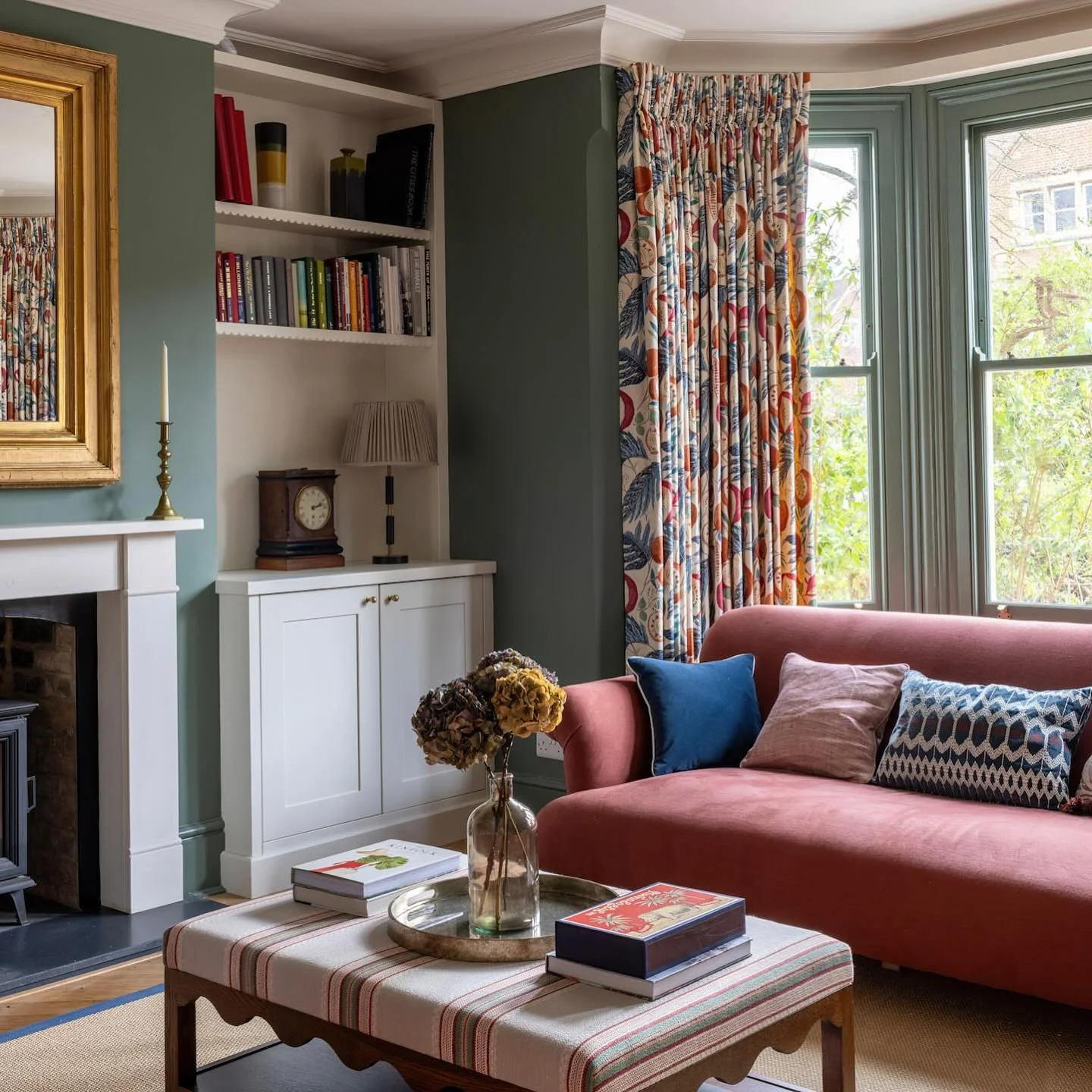 I’m often approached about projects when they are in their very early stages, where building work is taking place and soft furnishings seem very far in the future. Working with @izzy.macphail on this family home in Oxford was one such. At the s