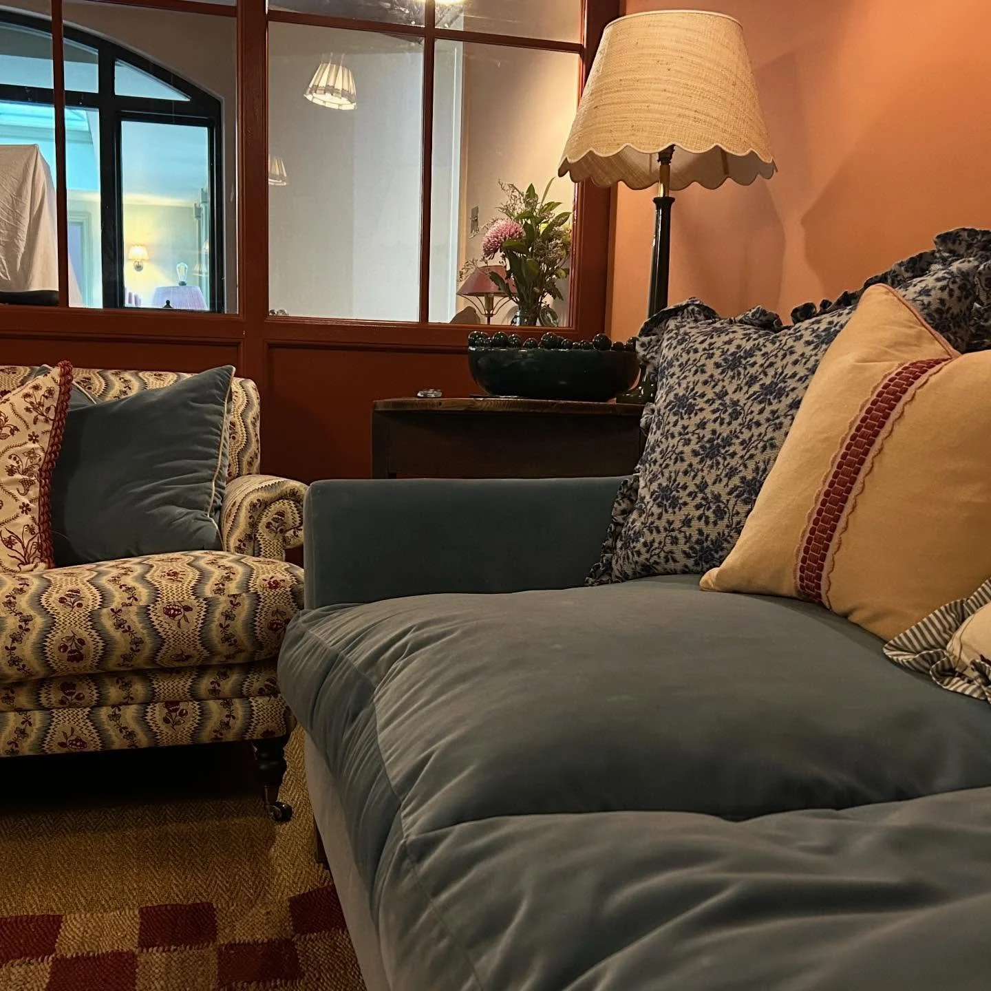 This Wandsworth snug was such a joy to create. The original study became a hallway with a desk, and we added a glass-panelled divider to give the snug its own beautifully defined space.

Our client had a clear vision of how she wanted the two spaces 