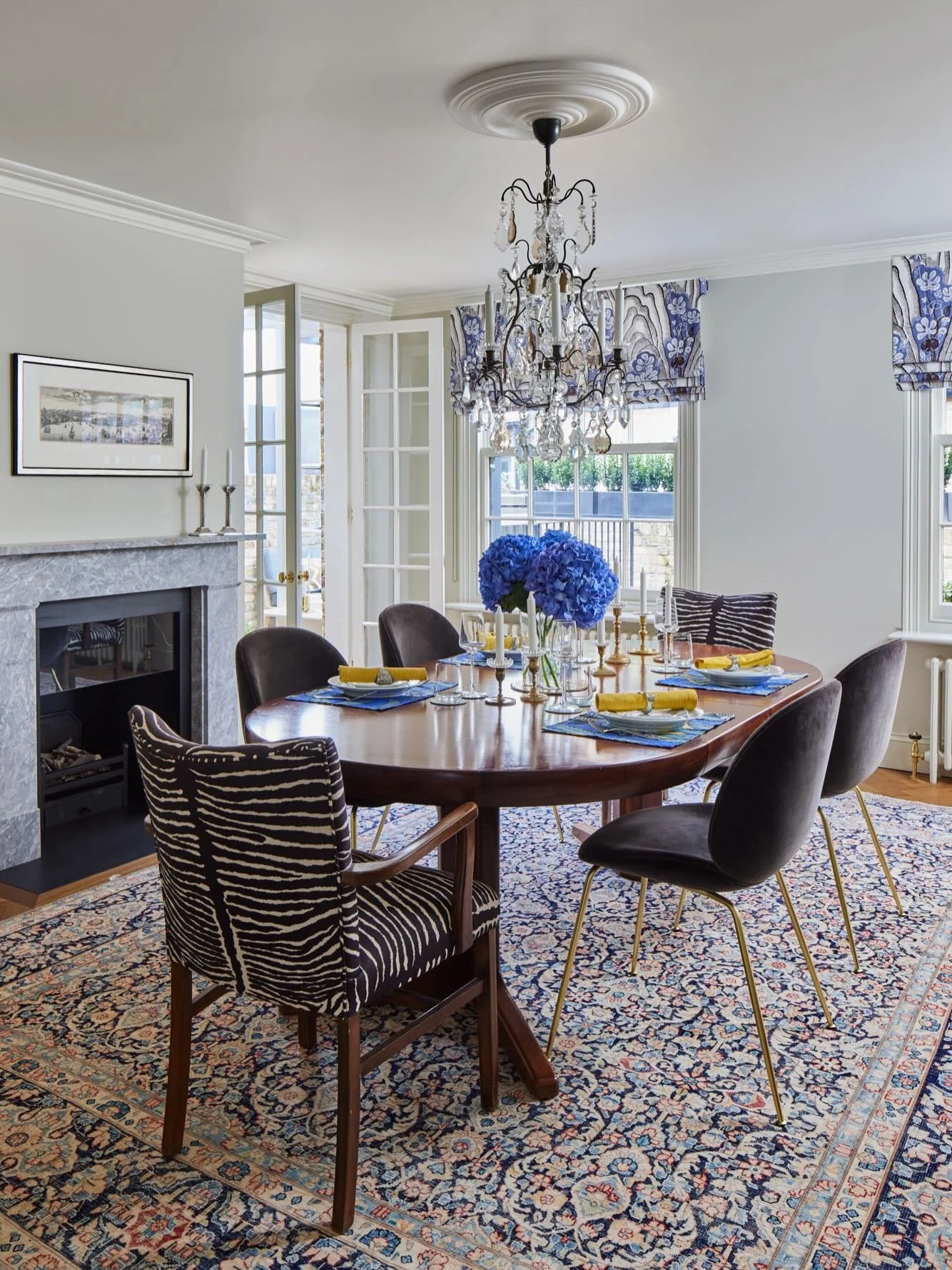 A Chelsea townhouse project by @charlottesave for which we made the dining room roman blinds in one of Josef Frank&rsquo;s classic patterns some years ago.

Last weekend I finally made the pilgrimage to @svenskttenn on Strandv&auml;gen in Stockholm. 