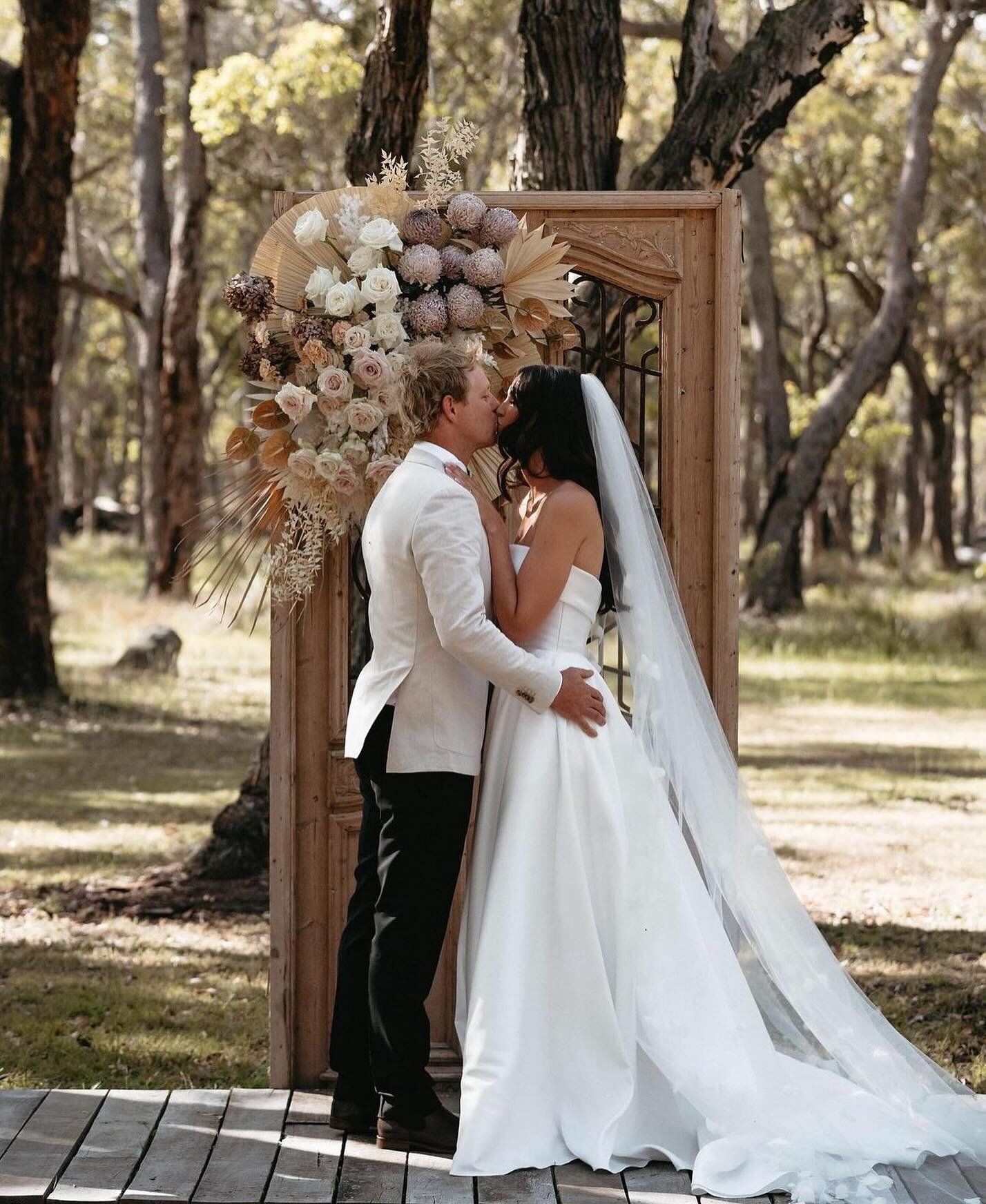 Todd and Grace 🩷

#albanyweddings #greatsouthernweddings #married #marrydownsouth #lushfloraldesigns #albanyflorist #bride #groom #bridal #styled #greatsouthernweddings