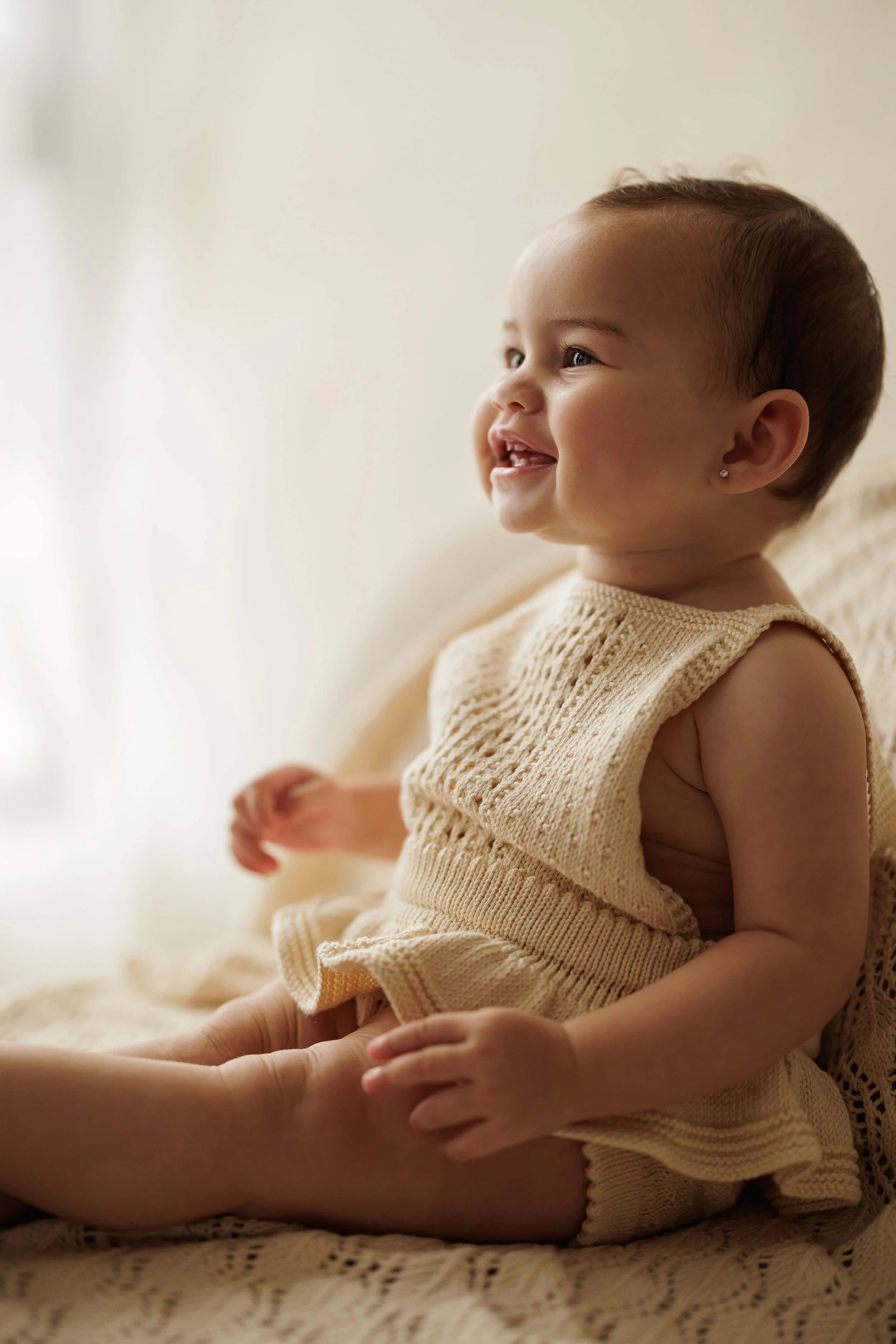 Baby Sitter Photoshoot (7–10 Months): Why This Stage Is Perfect to Photograph