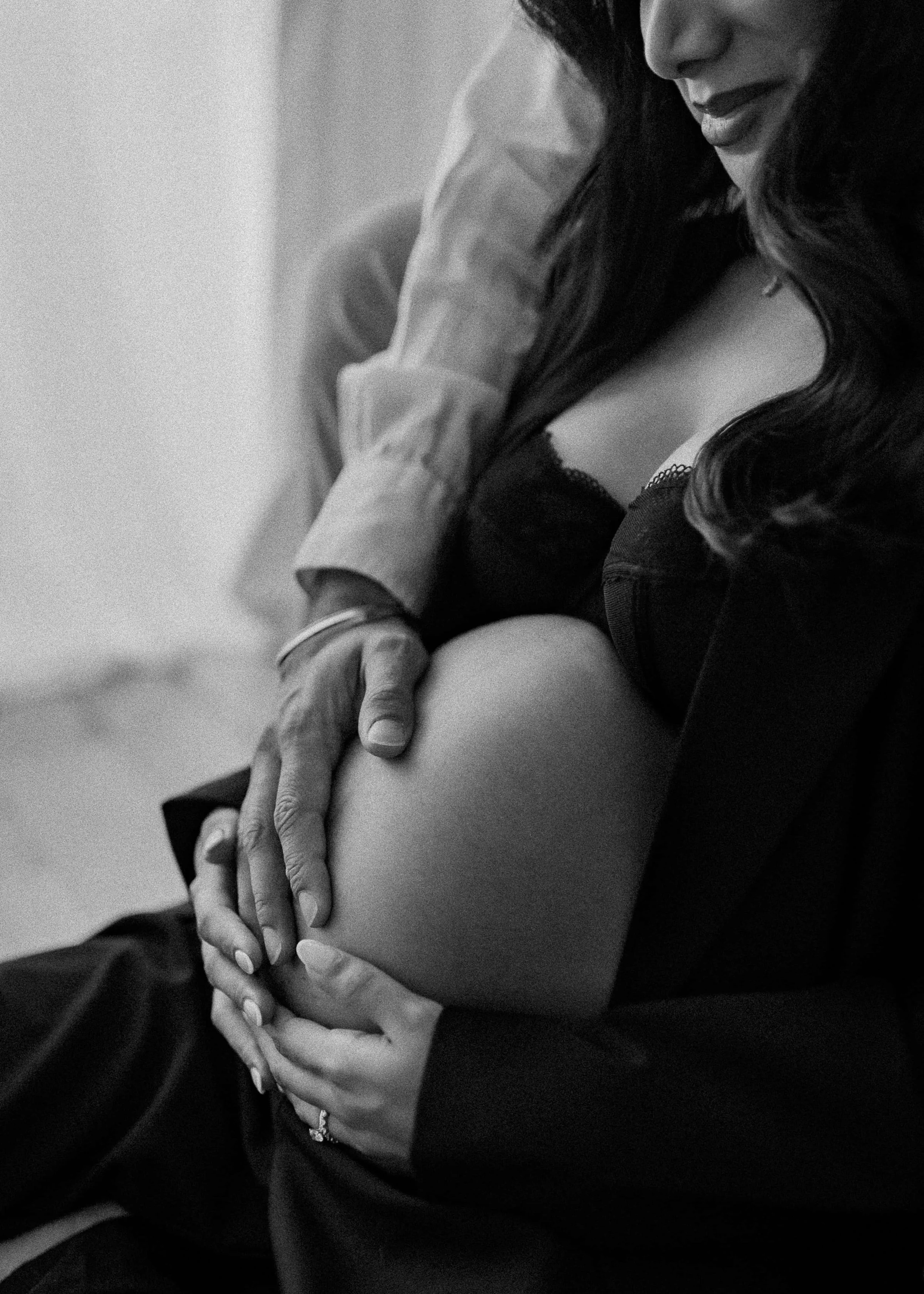 maternity-photoshoot-black-suit-7.jpg
