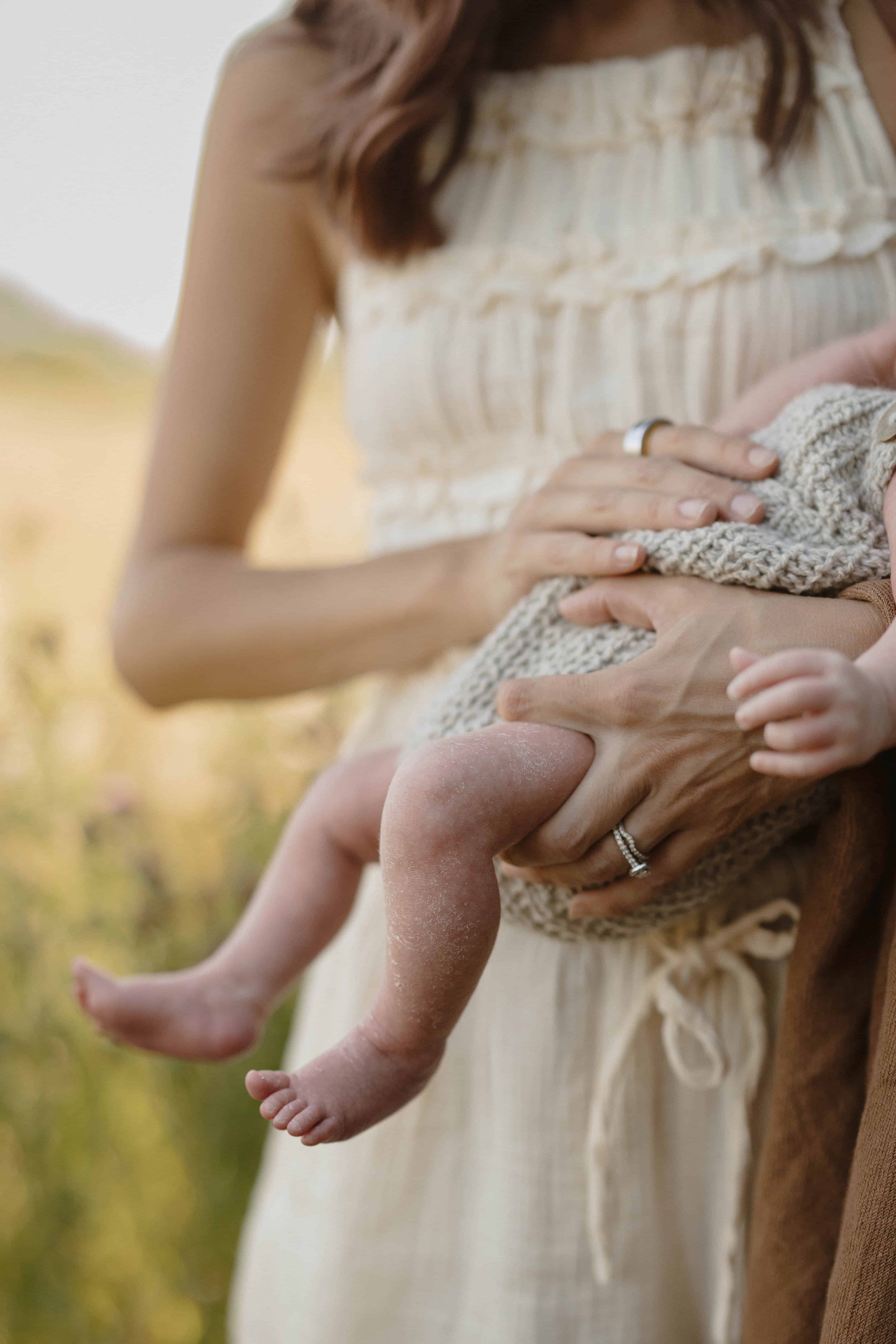 outdoor-newborn-photoshoot-warlingham-2.jpg