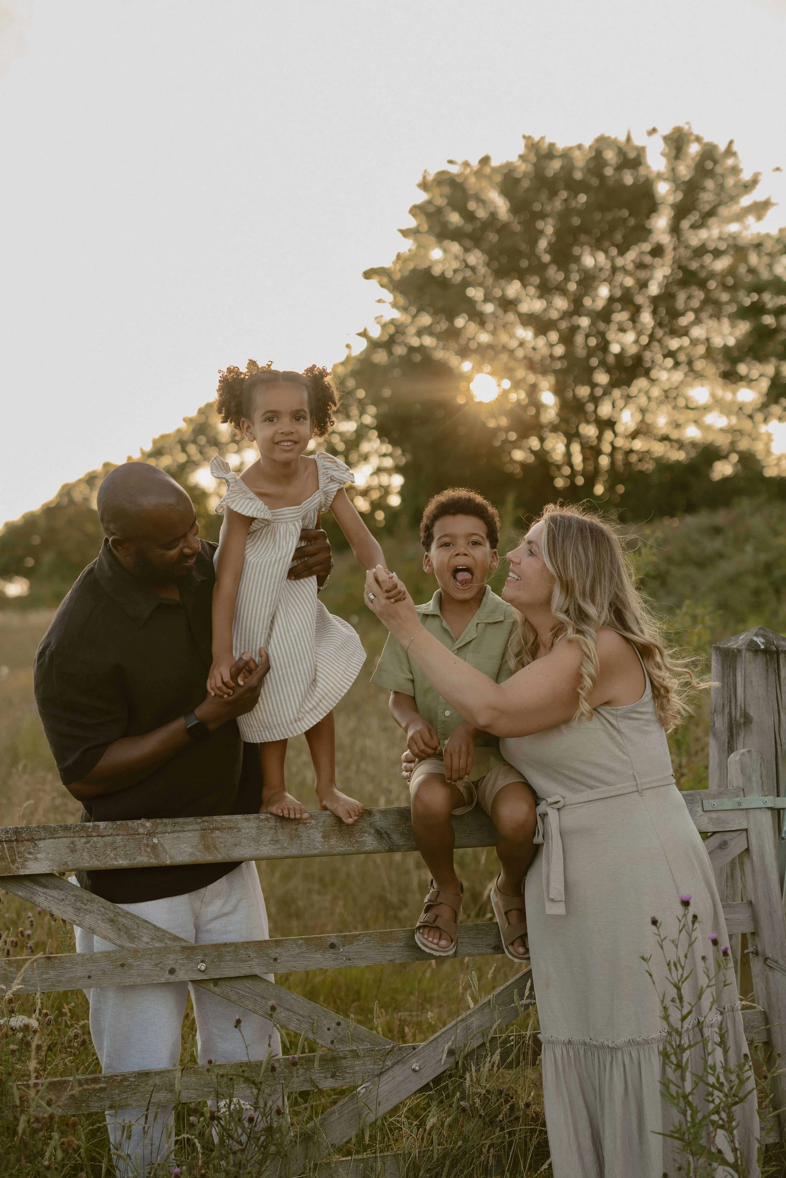 outdoor-sunset-family-photoshoot-surrey-6.jpg