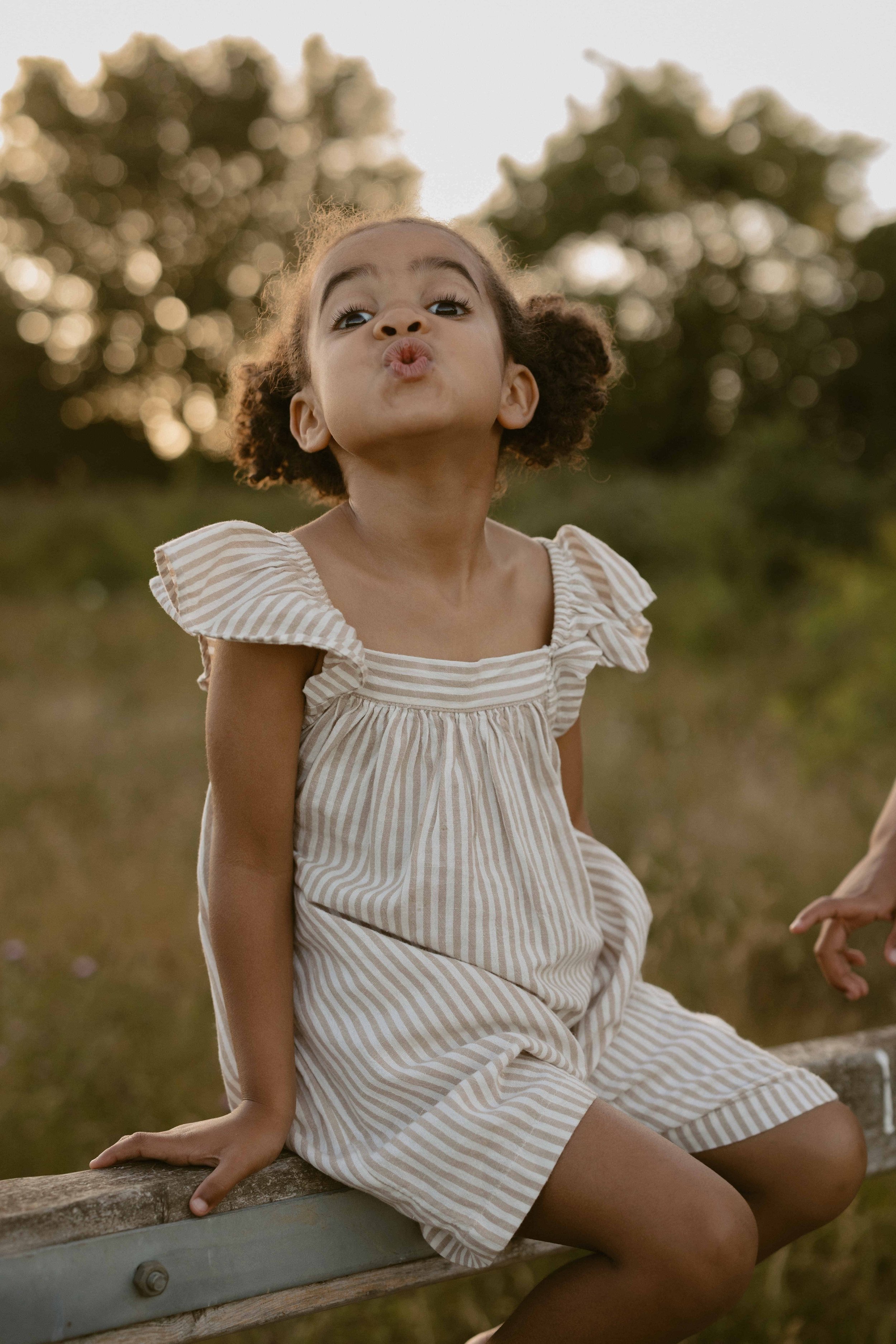 outdoor-sunset-family-photoshoot-surrey-5.jpg