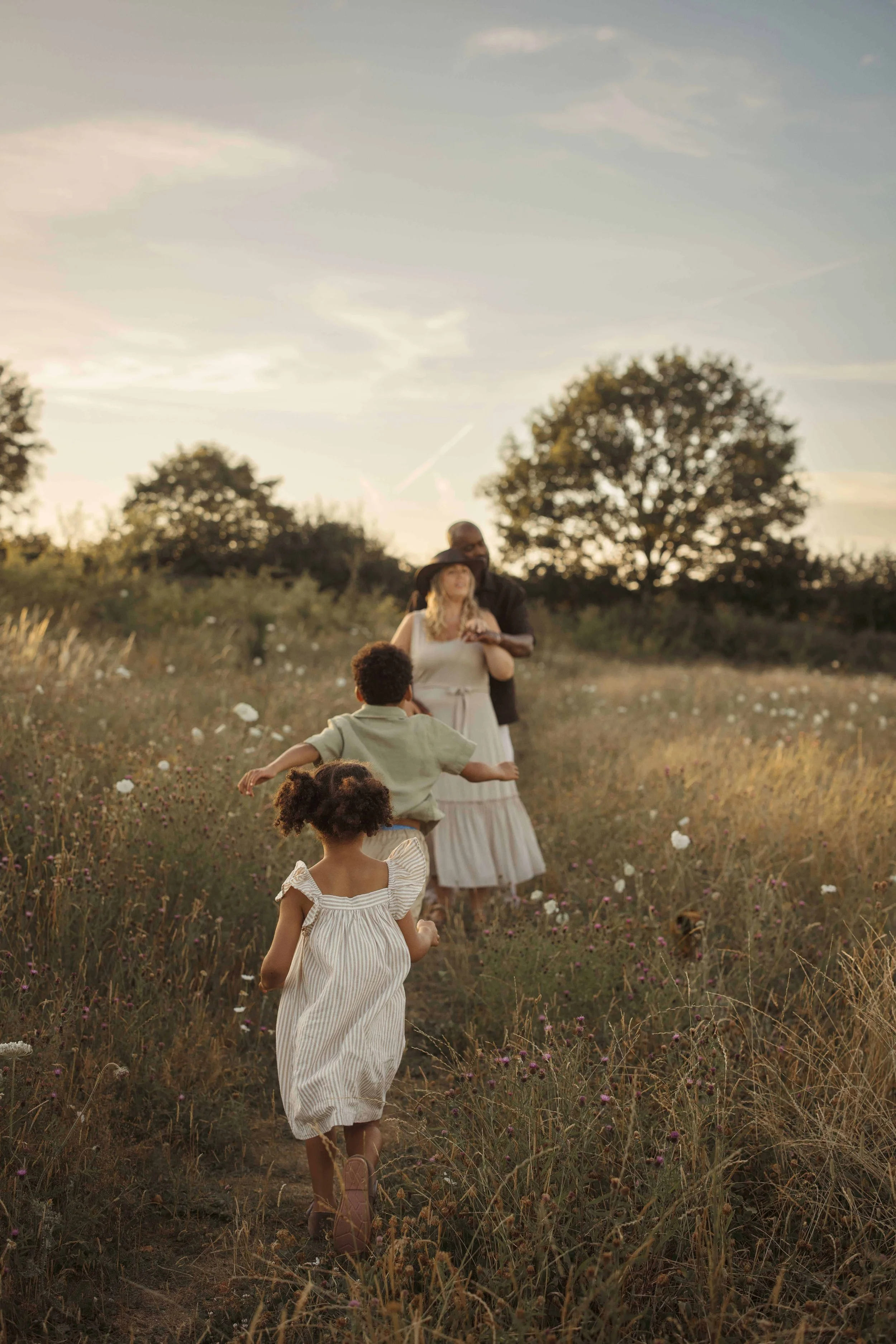 golden-hour-family-photographer-surrey-2.jpg
