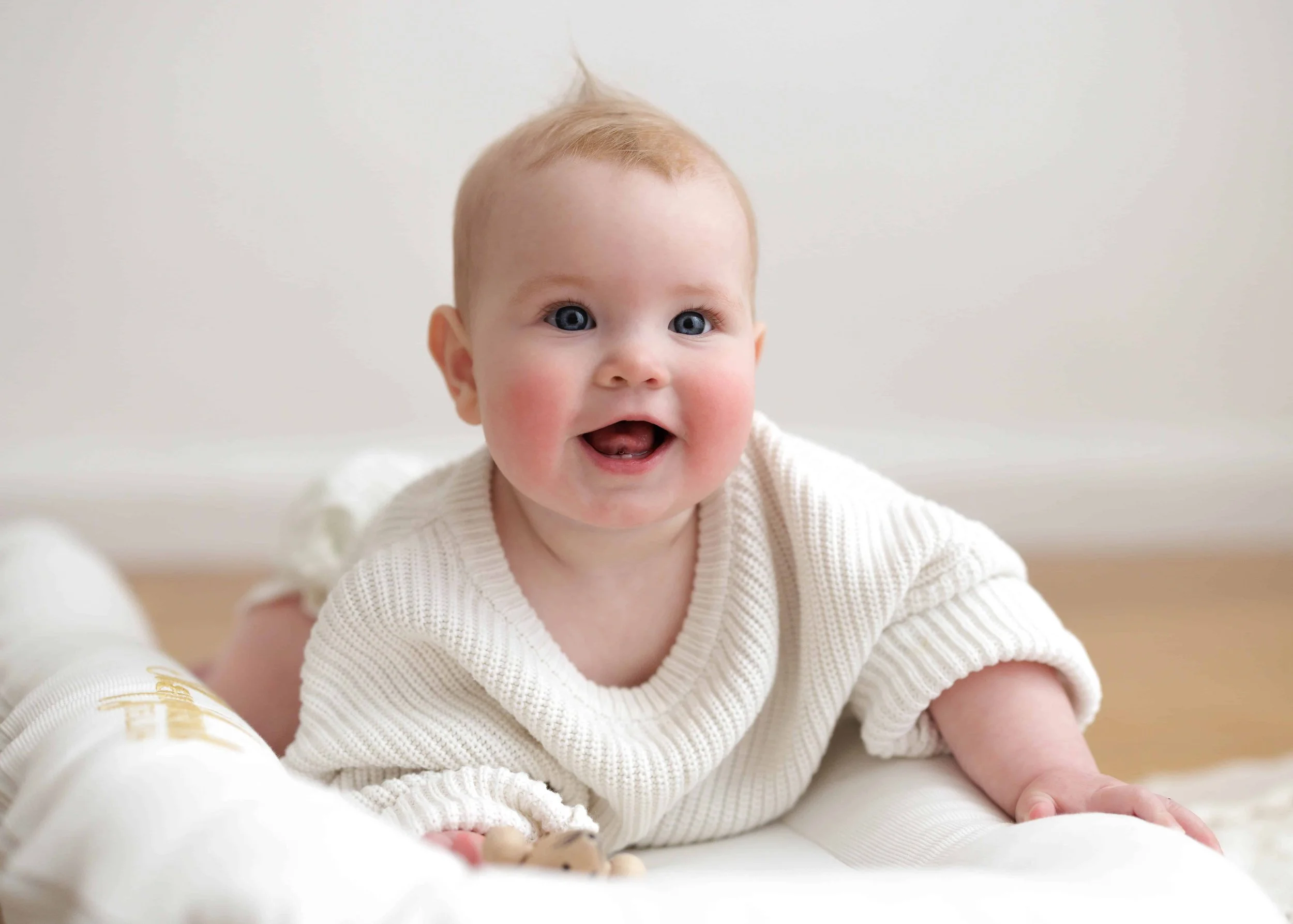 What a Baby Milestone session feels like for 6-9 months old | Caterham photography