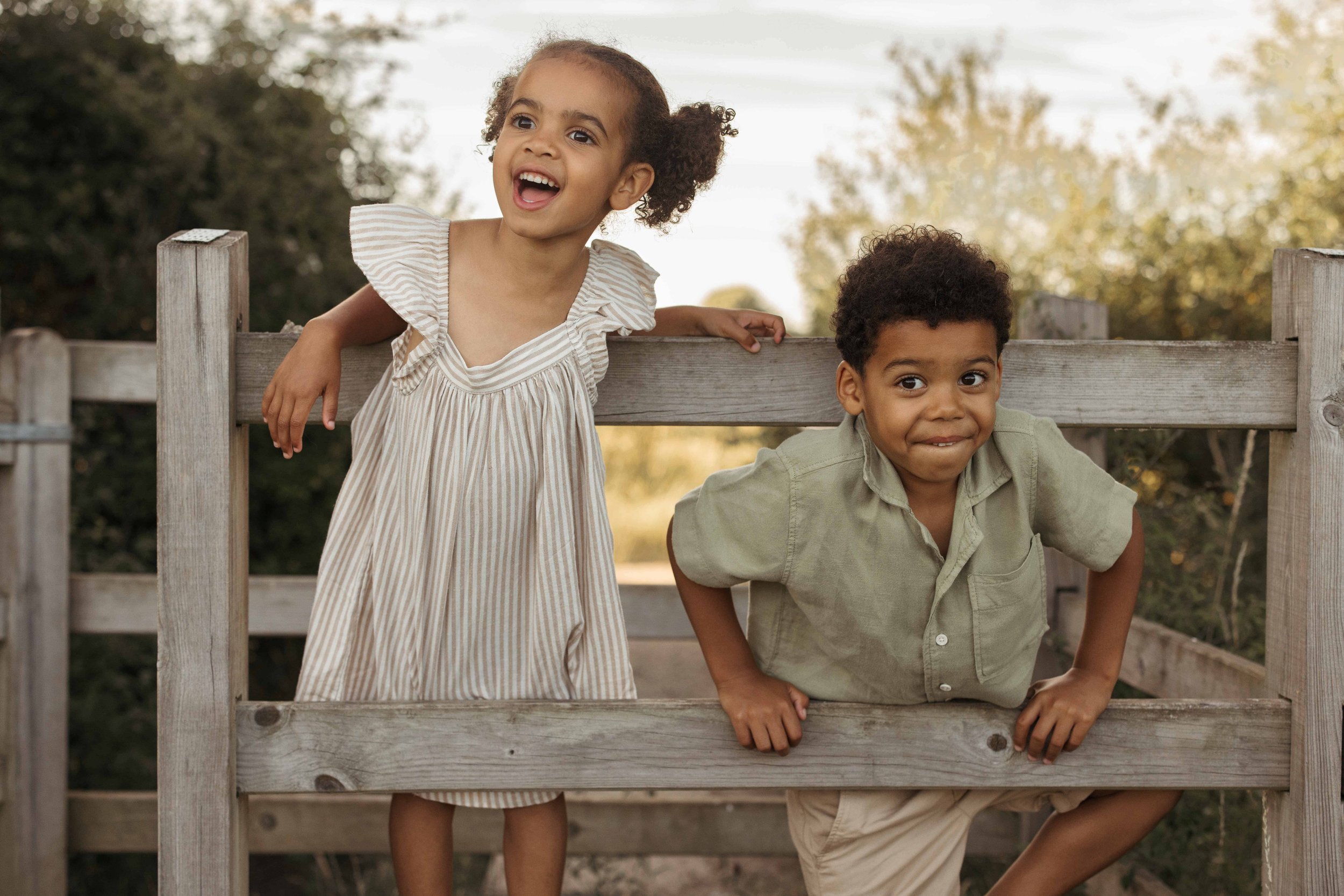 outdoor-family-photoshoot-surrey-9.jpg