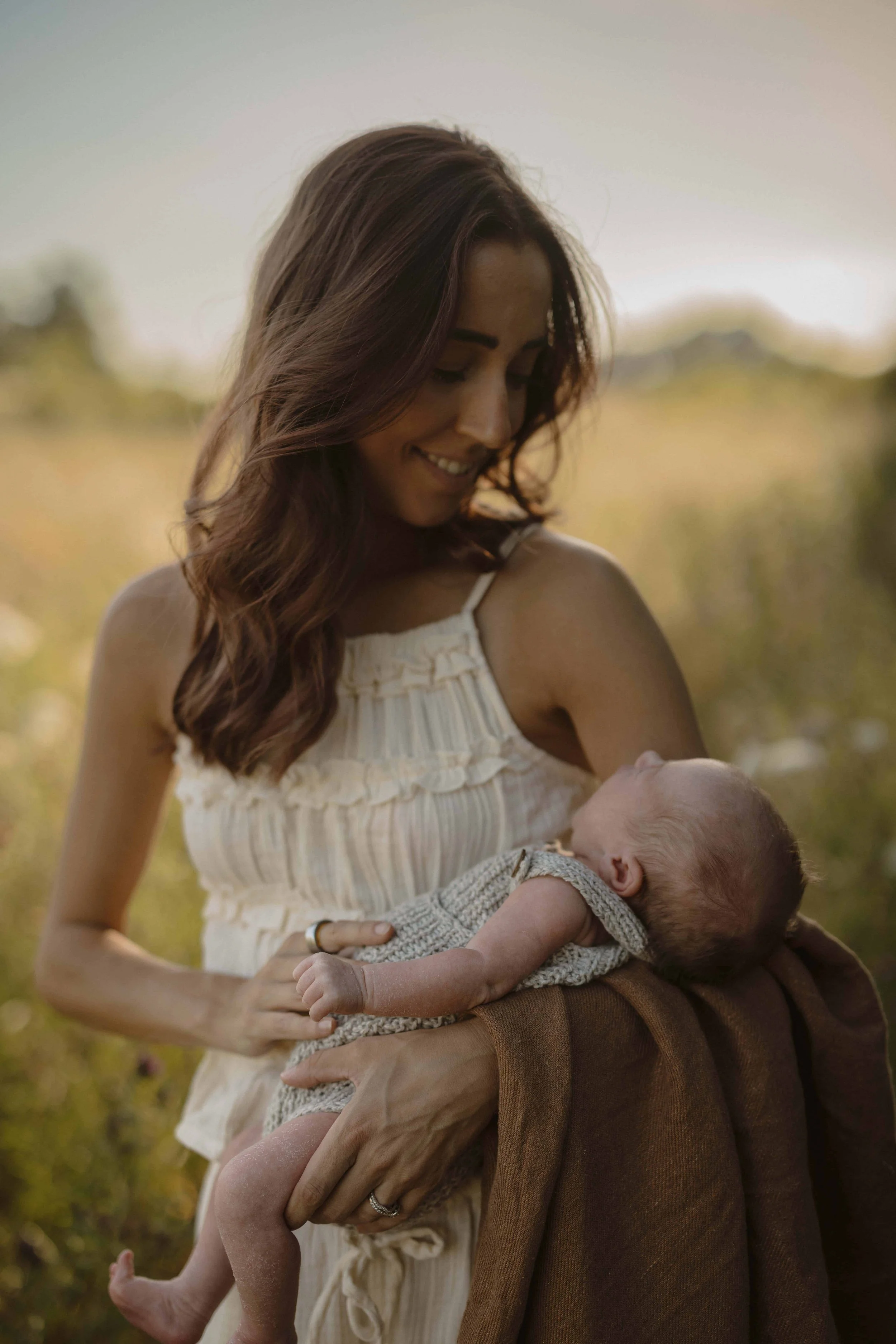 outdoor-newborn-photoshoot-surrey-10.jpg