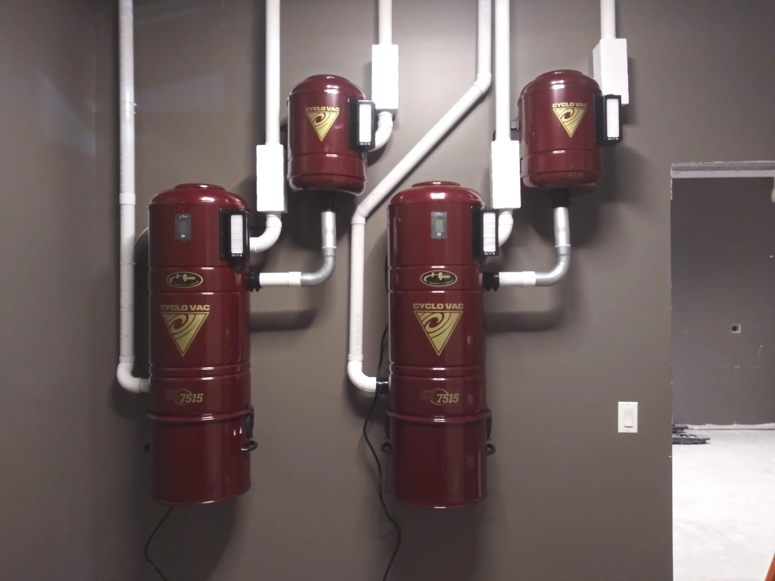 Large dual central vacuum installation