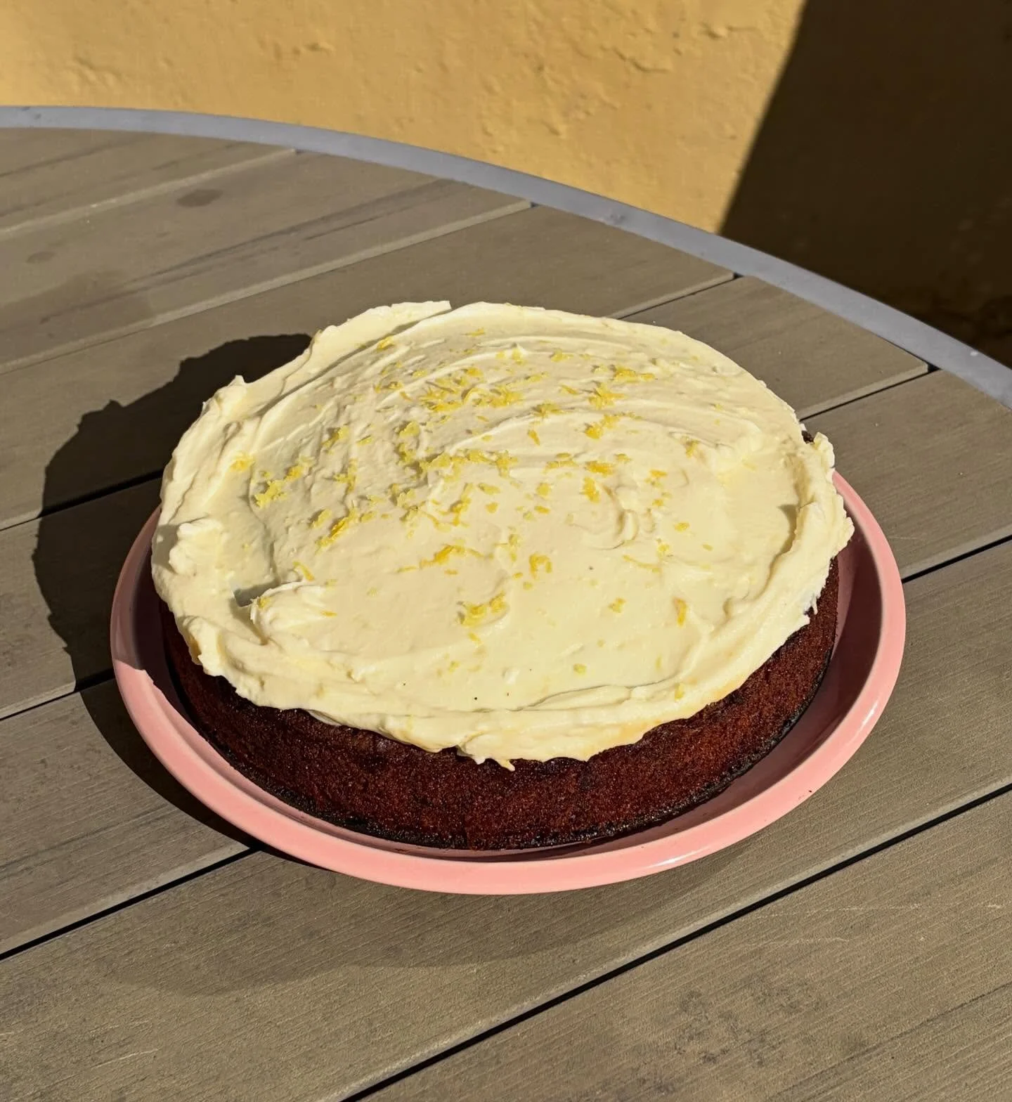 Dagens kage.
Guler&oslash;dskage med hasseln&oslash;dder &amp; citroncreme