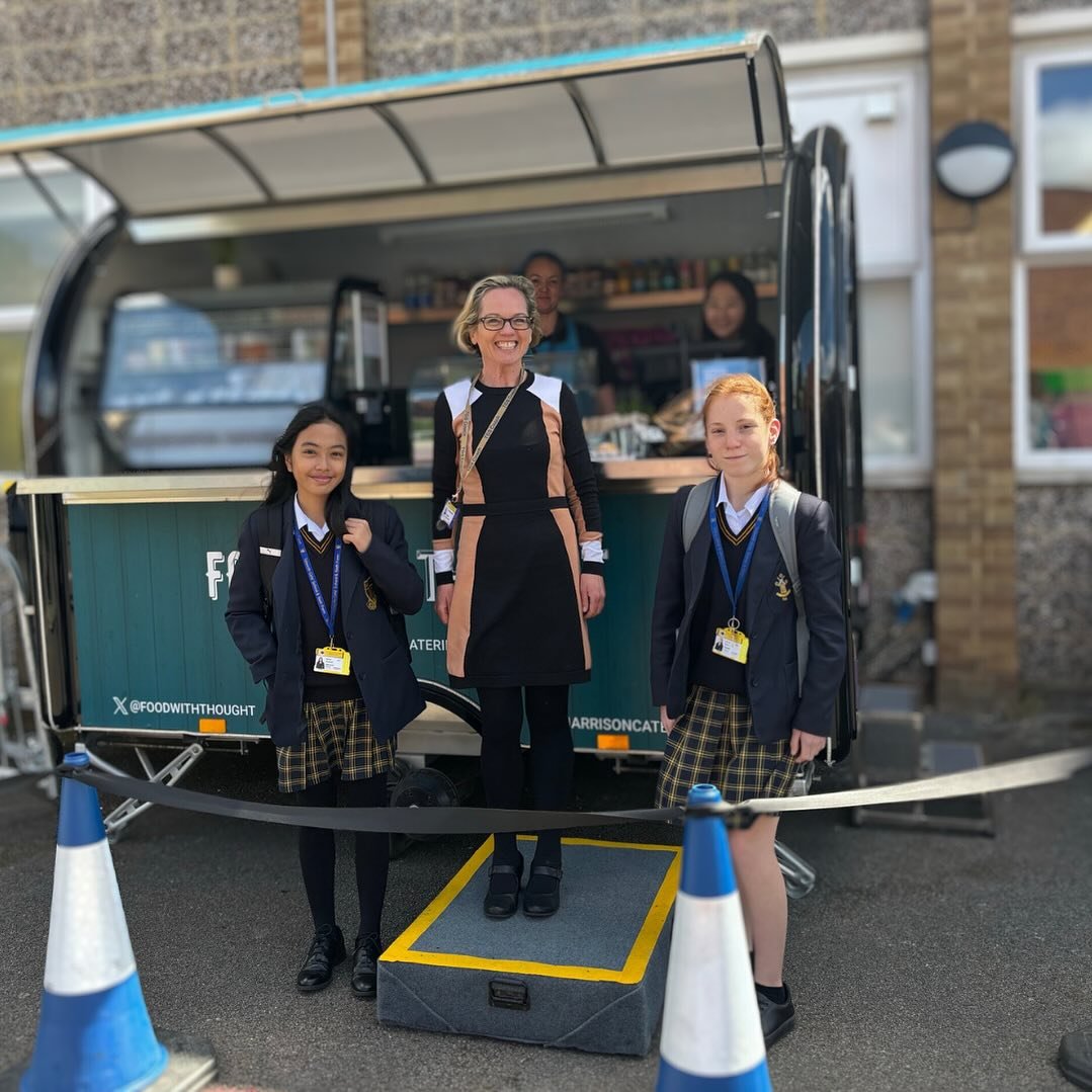 🌞 The sunshine is out and so is &lsquo;The Pod&rsquo;! 🚚🍽️ Located right on our school grounds, this food truck brings all the deliciousness of our school menu outdoors. 

Now, students and staff can enjoy hot meals, cold drinks, and snacks withou