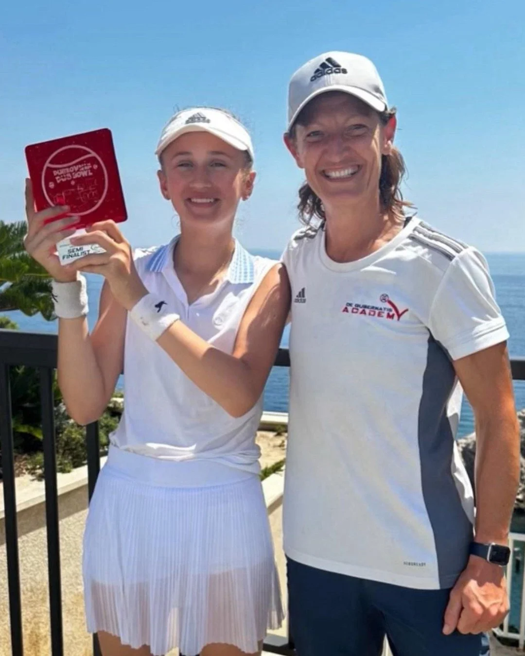 ☀️Serving success in the Croatian sun!🎾

A huge congratulations to Layla (Year 9) who recently competed in the Dubrovnik DUB Bowl International Tennis Tournament in Croatia.

Layla battled through an incredibly tough competition under the scorching 