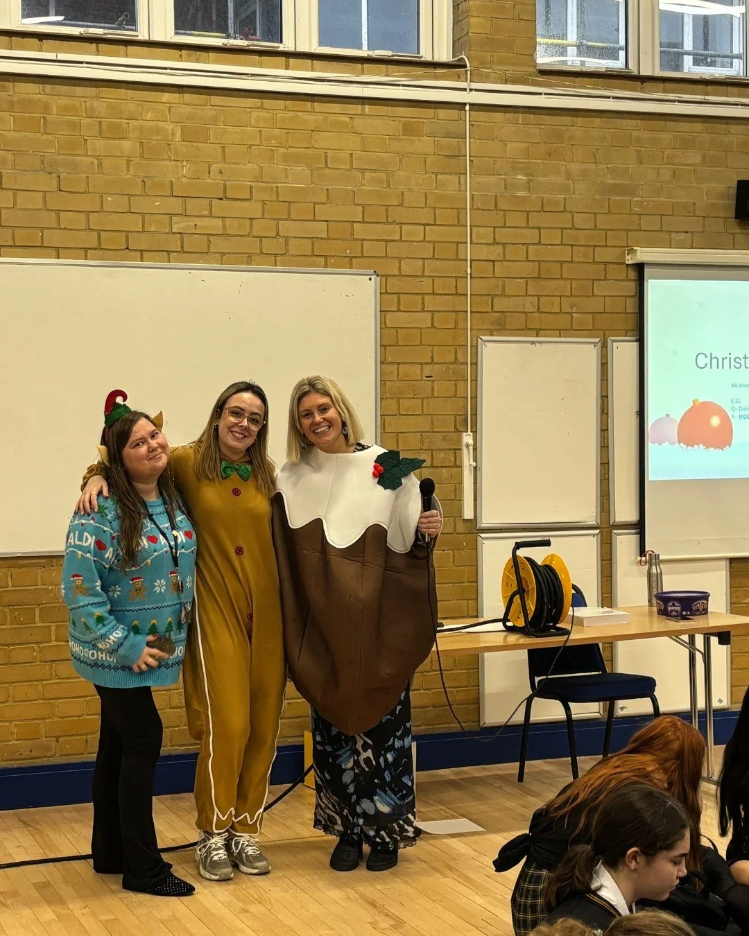 🎄✨ The Big Fat Christmas Quiz ✨🎄

One of our favourite end of term traditions made a very welcome return with the Big Fat Christmas Quiz. Bringing all year groups together, the quiz is always a brilliant way to finish the term with a little extra m