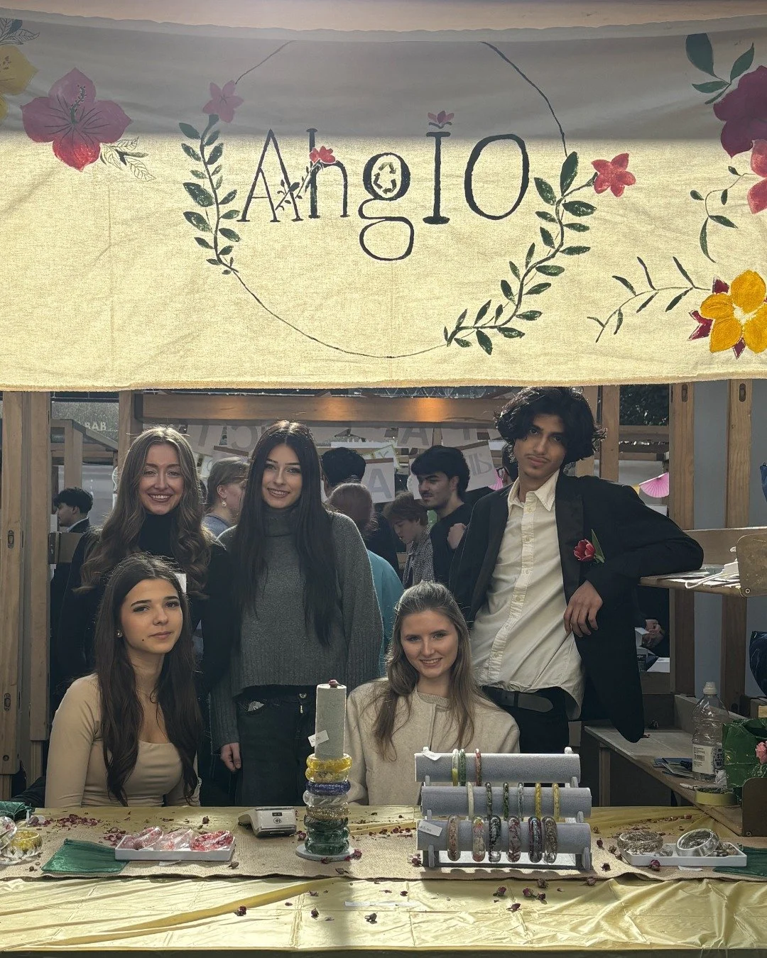 ✨🛍️ Young Enterprise at Spitalfields Market 🛍️✨

We were so proud of our Sixth Form students who recently took part in the Young Enterprise initiative, giving them the opportunity to design, create and sell their own product at Spitalfields Market 
