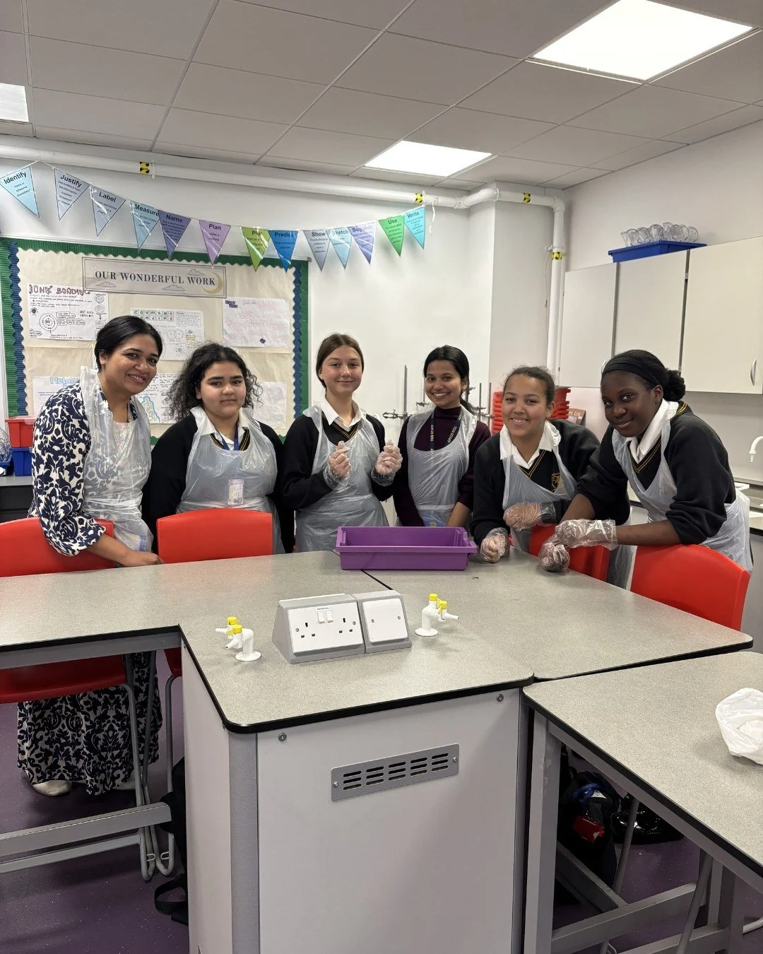 Hands‑on science in action 👁️🔬

As part of our delayed Science Week, students took part in lunchtime cow eye dissections, giving them a fascinating and memorable insight into the structure of the eye.

Working carefully with specialist equipment, s