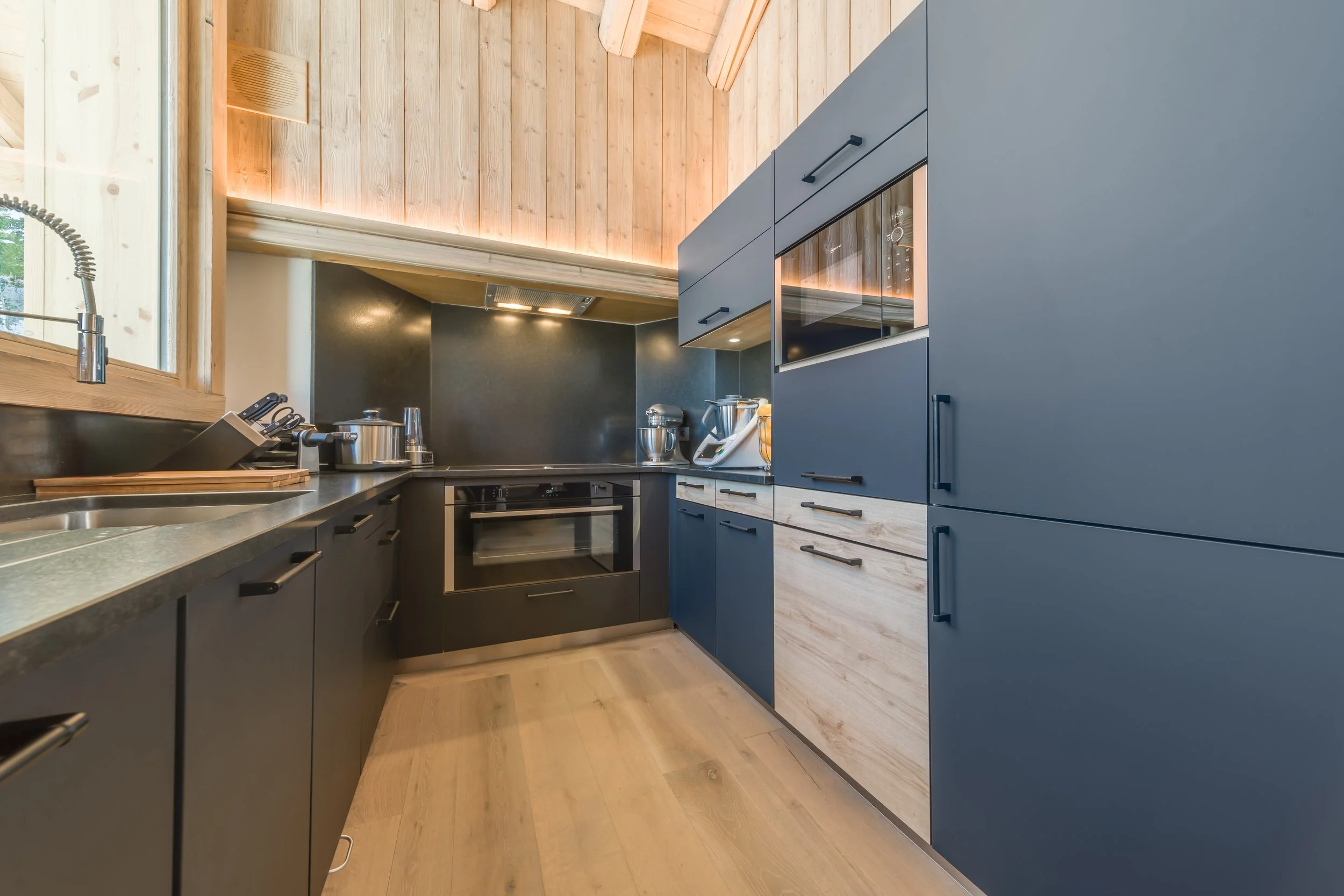 Chalet Alpine Courchevel-3.jpg