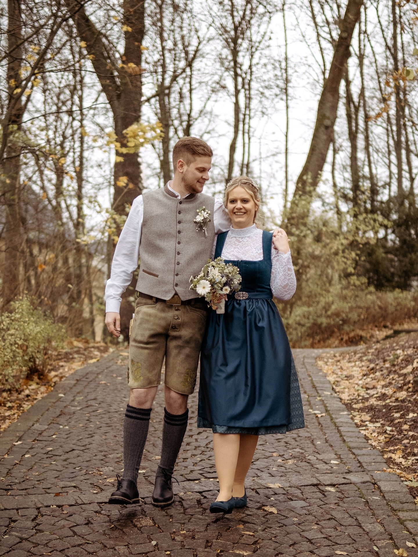 katharina &amp; lukas 🖤

#hochzeitsfotografie #zweikfotografen #hochzeit #hofgartencoburg #hochzeitsfotografenoberfranken