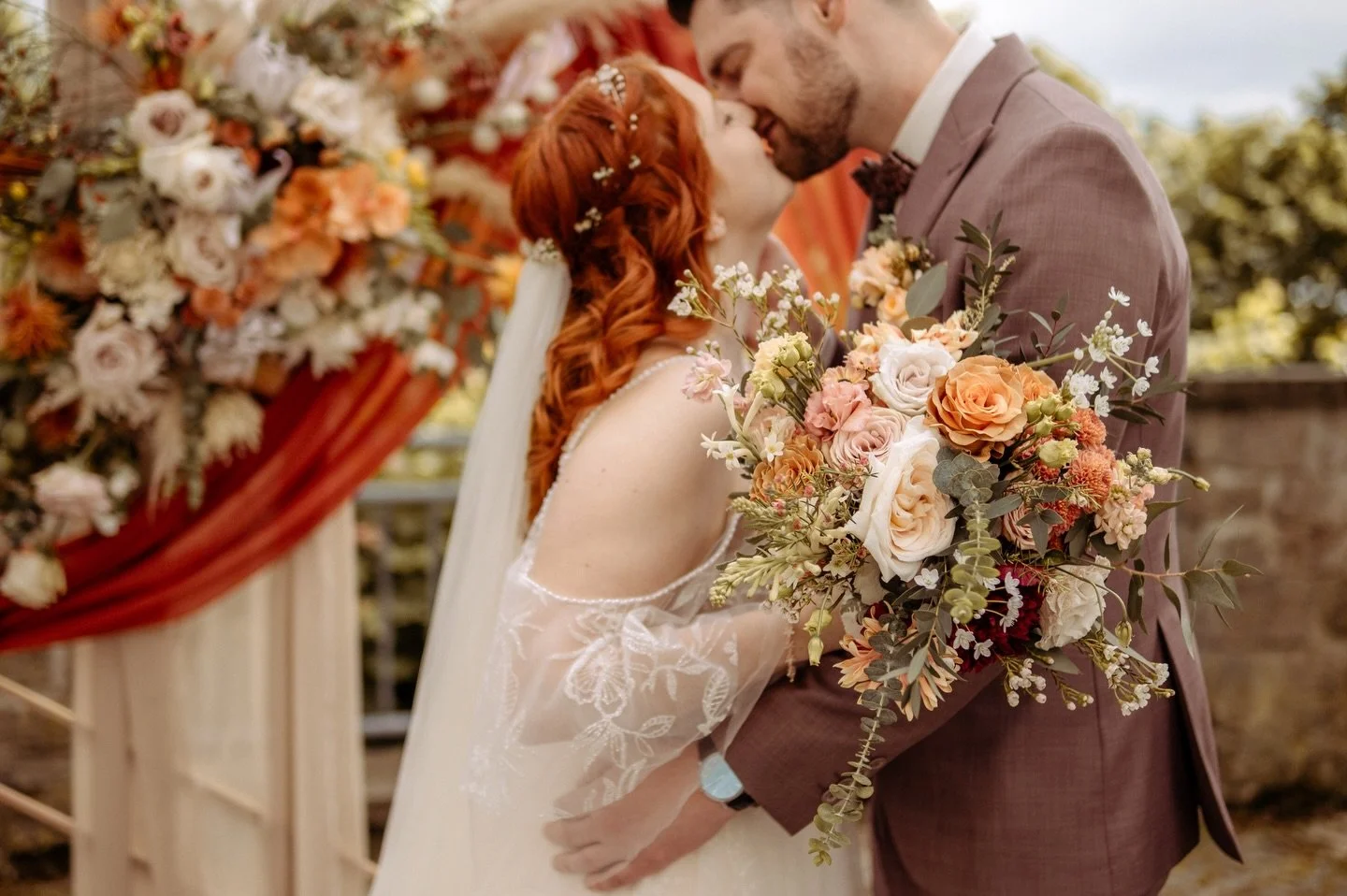 natascha &amp; tobias 🖤

#hochzeitsfotografie #zweikfotografen #schlosssonneberg #hochzeit