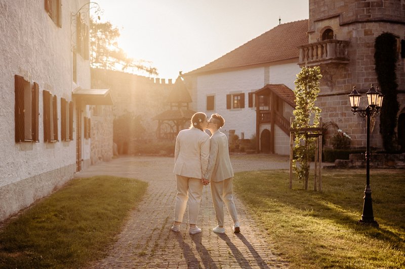 hochzeit-schloss-geyersberg-freie-trauung-107.jpg