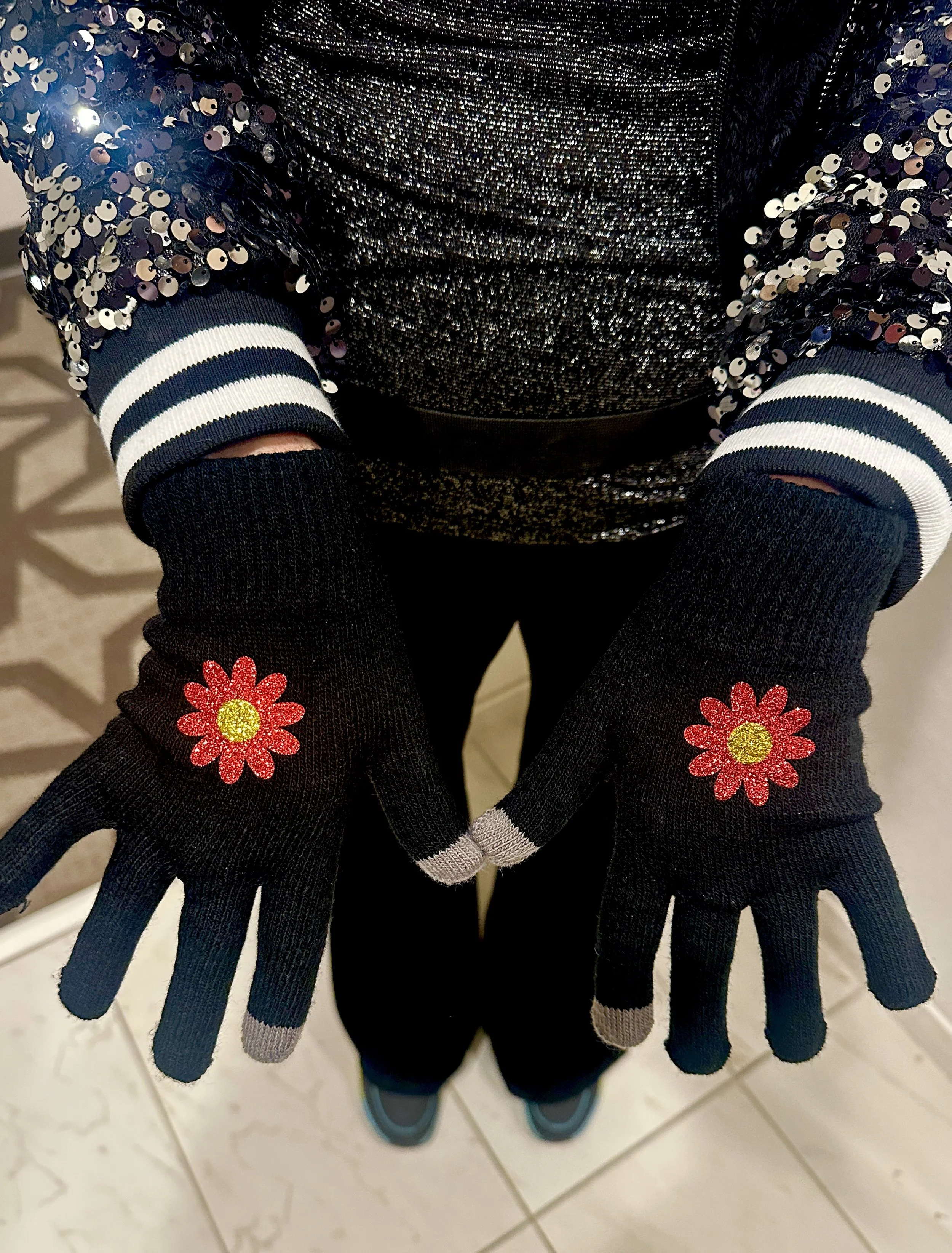 Red Daisy Texting Gloves