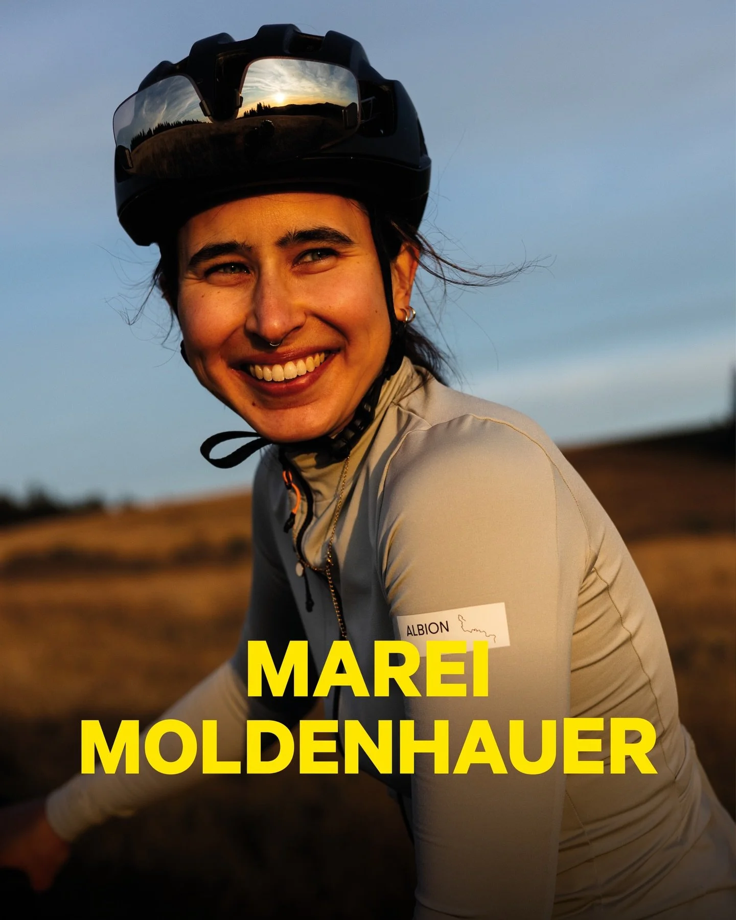 Keep the pedals moving. 🚲✨
Kaffee in Freiburg, Gespr&auml;che &uuml;ber Nachtfahrten, Schlafen unterm Sternenhimmel &ndash; und dar&uuml;ber, wie viel mehr in uns steckt, als wir oft glauben.

Wir treffen Marei Moldenhauer: HNO-&Auml;rztin, Ultra-Cy