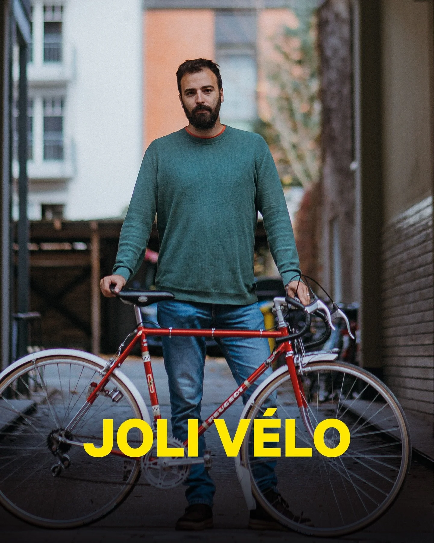 ✨🚲Die franz&ouml;sischen Vintage-Rennr&auml;der von Chris sind mehr als nur Fahrr&auml;der &ndash; sie haben Geschichte, Patina und Seele. Sie sind echte nat&uuml;rliche Sch&ouml;nheiten. Und genau das ist es, was ihn antreibt.

Wir treffen ihn in e