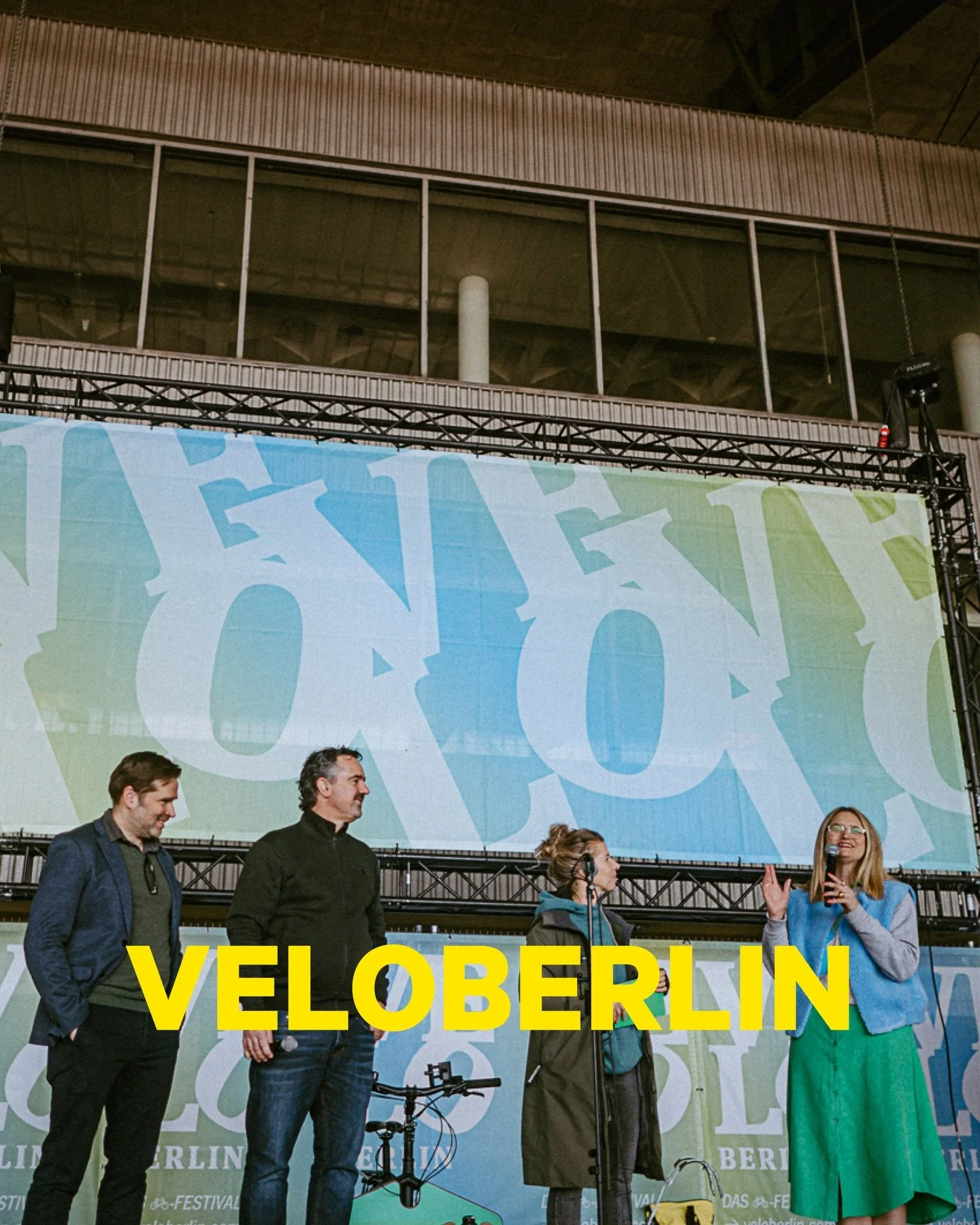 Die @veloberlin 2026 ist vorbei und was bleibt, ist dieses Gef&uuml;hl von: genau so muss sich Fahrradkultur anf&uuml;hlen. Zwei Tage Tempelhofer Feld, Sonne im Gesicht, Testtracks, Rennen, Gespr&auml;che, Kaffee und (nat&uuml;rlich) Bier im Biergart