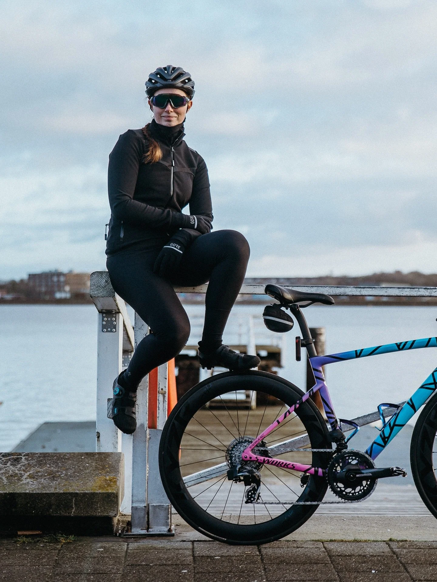 &bdquo;Hey, ich bin Denise. Und ja &ndash; Fahrradfahren geh&ouml;rt ziemlich eindeutig zu meinem Leben. Bei mir zu Hause stehen zwei Rennr&auml;der, ein Fitnessrad und ein Stadtrad. Mit welchem ich heute unterwegs bin? Mit meinem Specialized S-Works