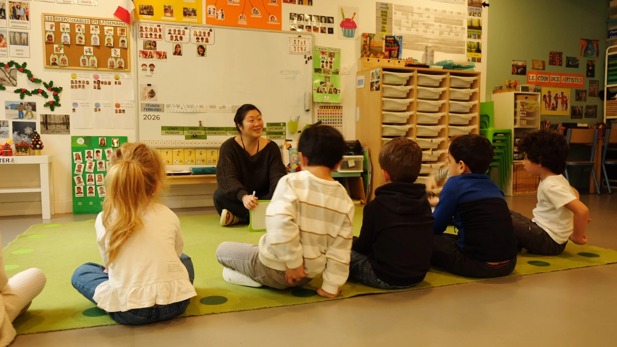 Écoles maternelles bilingues Montessori à Paris : immersion linguistique et bilinguisme naturel