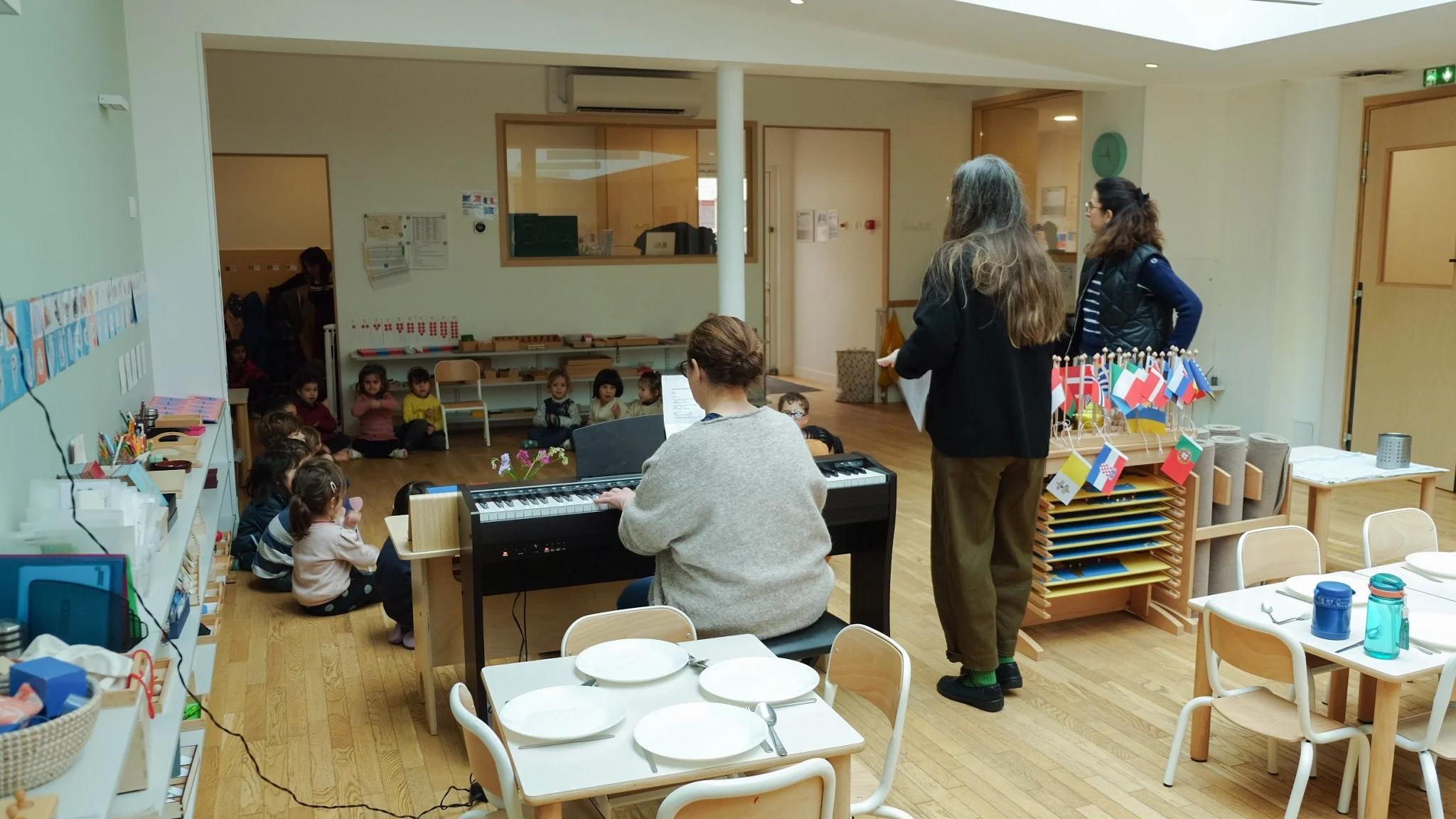 Éducateurs Montessori : guider, observer et soutenir l’apprentissage dès 2 ans