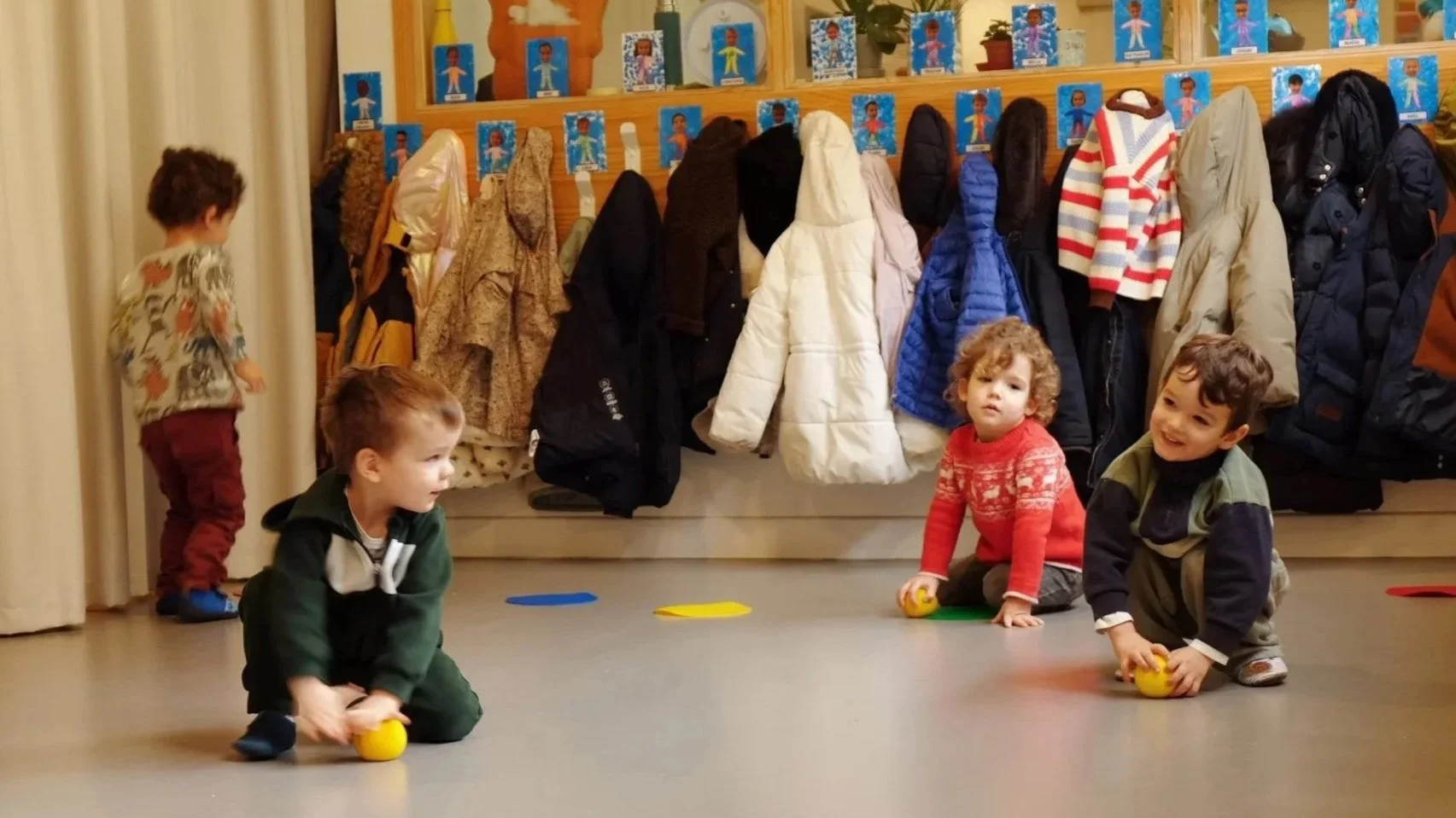 Acquisition de la propreté dans une école Montessori à Paris dès 2 ans : accompagnement individualisé en école maternelle sans exigence préalable.
