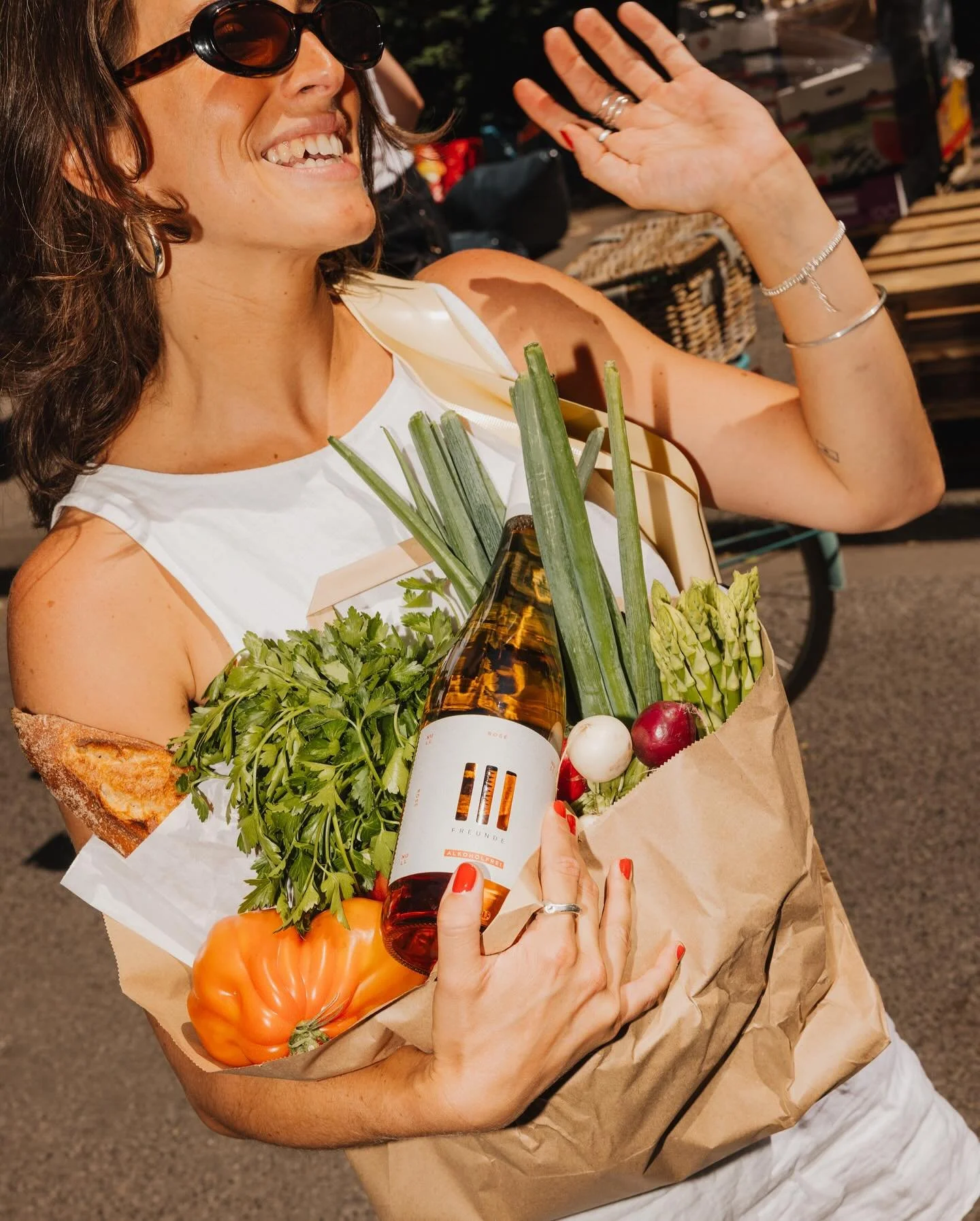Market(ing) is our passion 💘
Idee bis Umsetzung der aktuellen Sommer-Kampagne f&uuml;r @dreifreundeweine