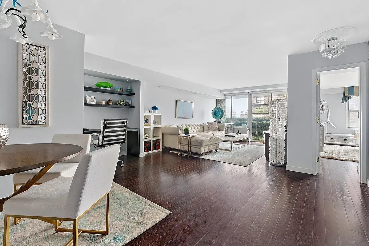 142 E 16th St Apt 19D