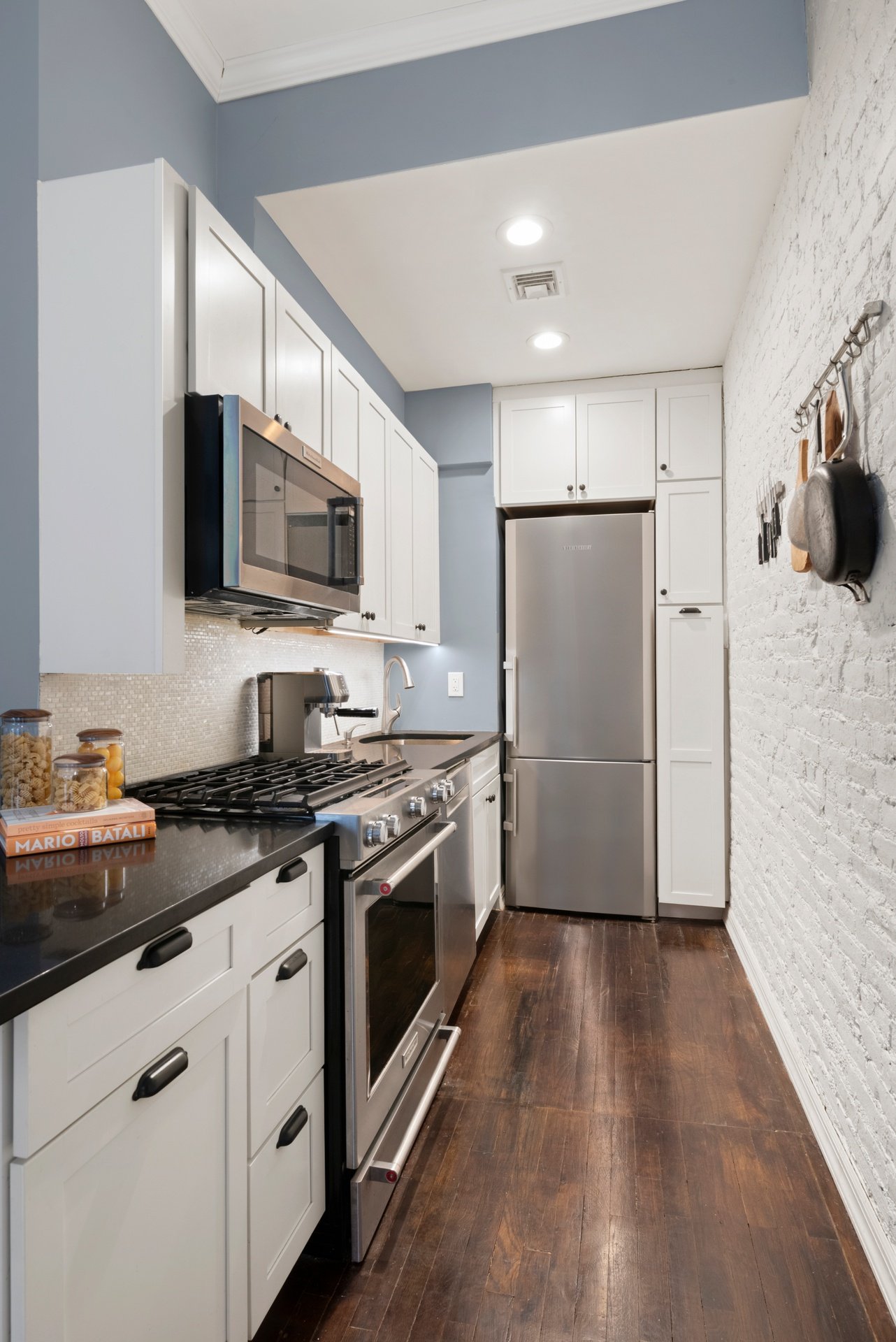 458 West 23_04_1920px.jpg